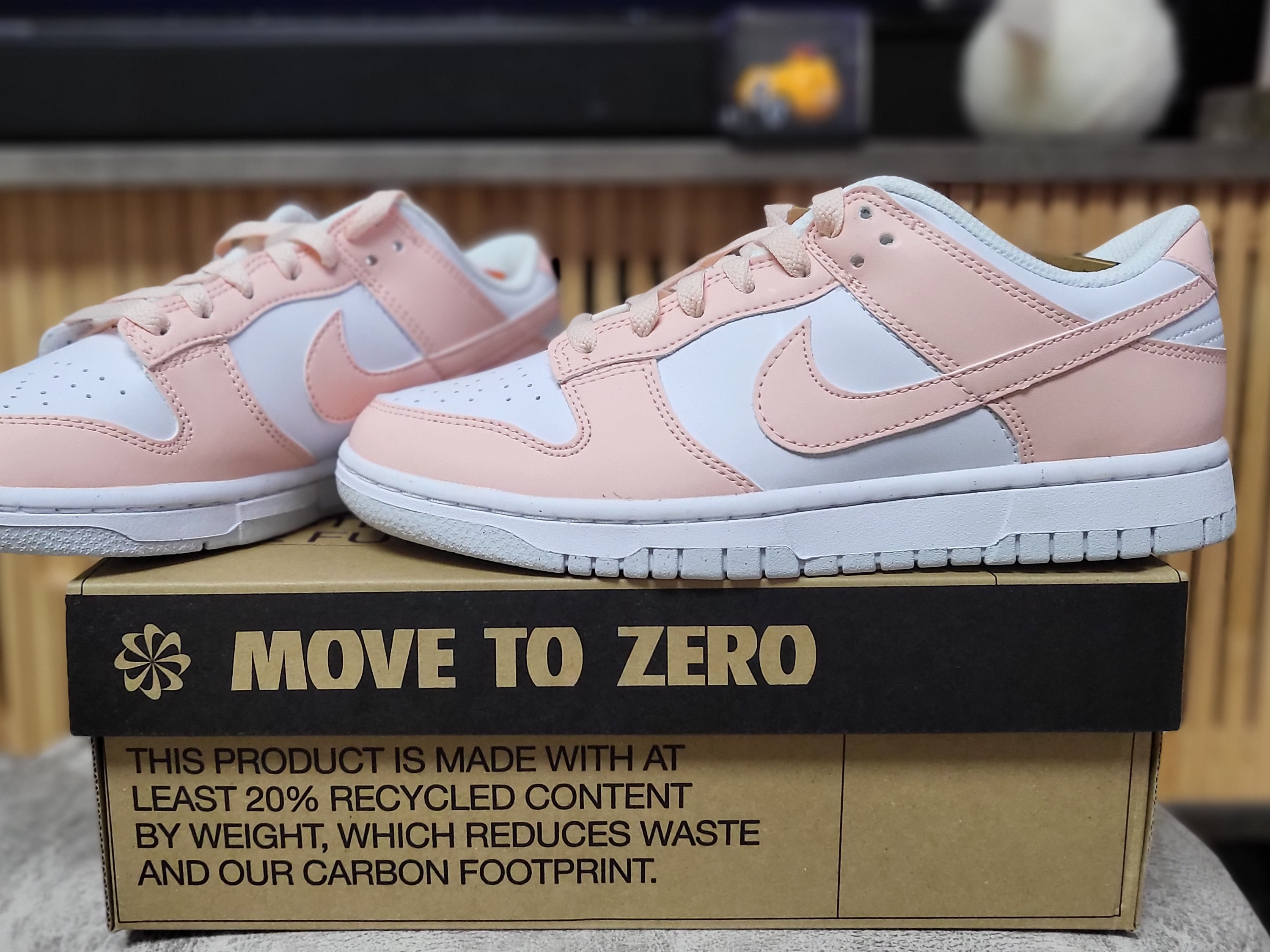 (W) Nike Dunk Low Next Nature Pale Coral 착용 스타일 - 1