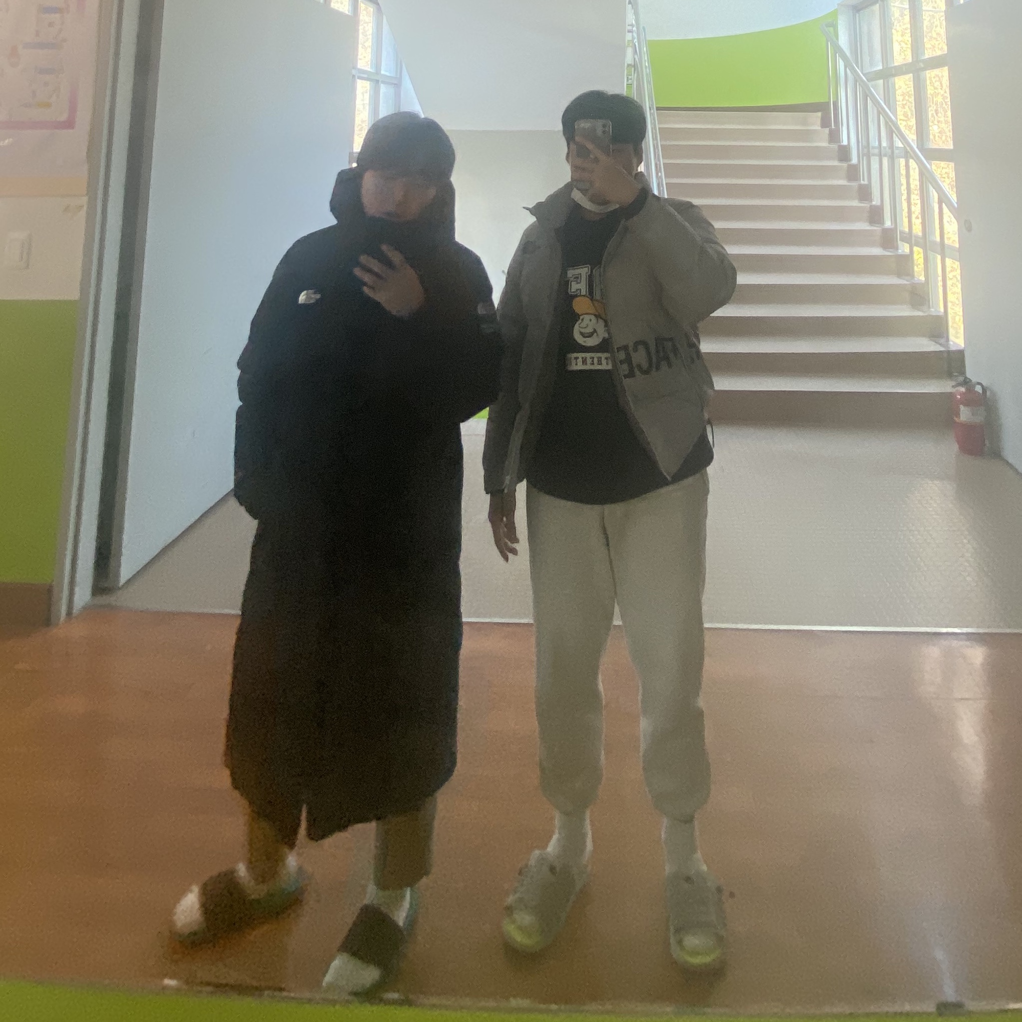 Supreme x The North Face Faux Fur Nuptse Jacket Black - 20FW, IAB Studio Sweatpants Light Gray - 19FW 착용 스타일