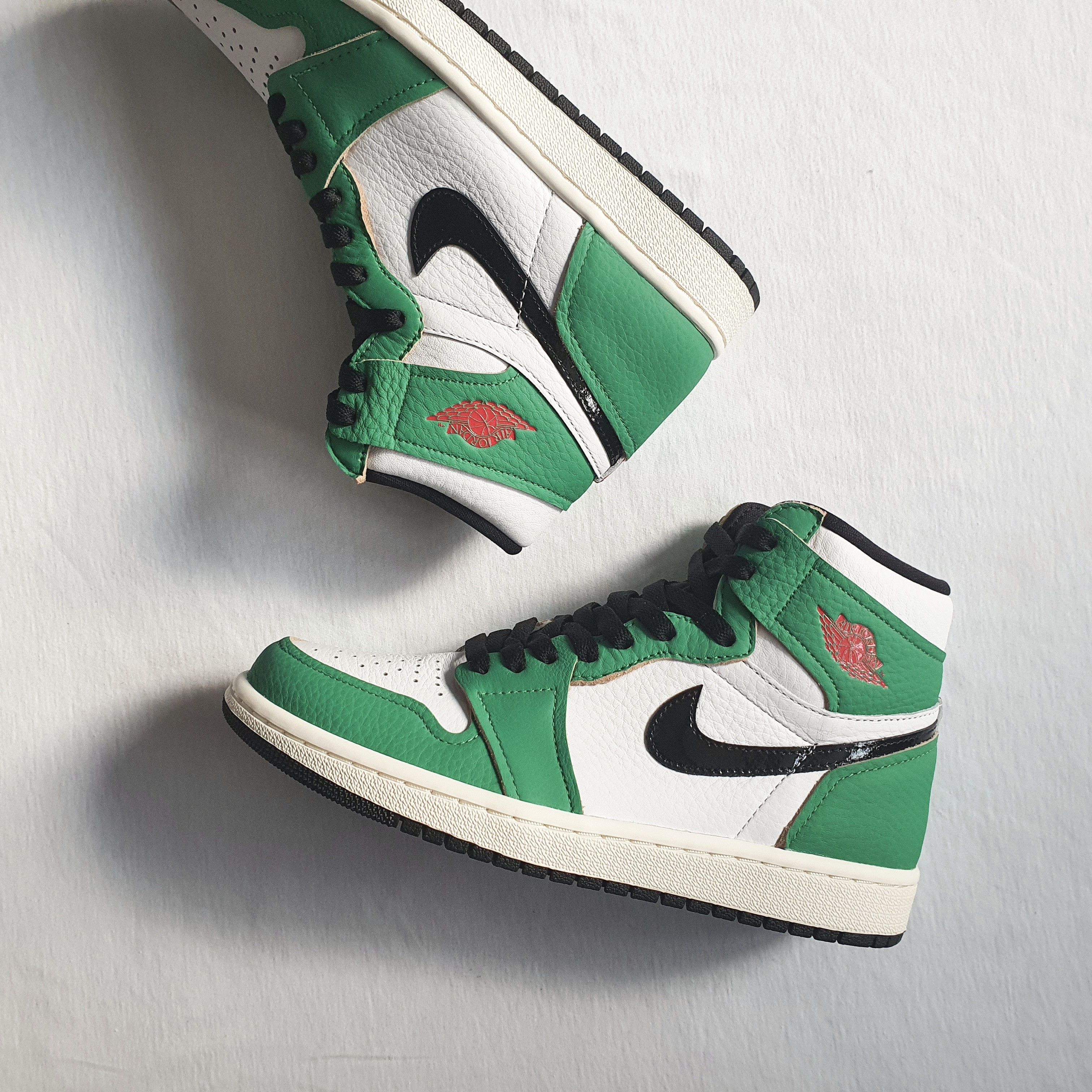 (W) Jordan 1 Retro High OG Lucky Green 착용 스타일 - 3