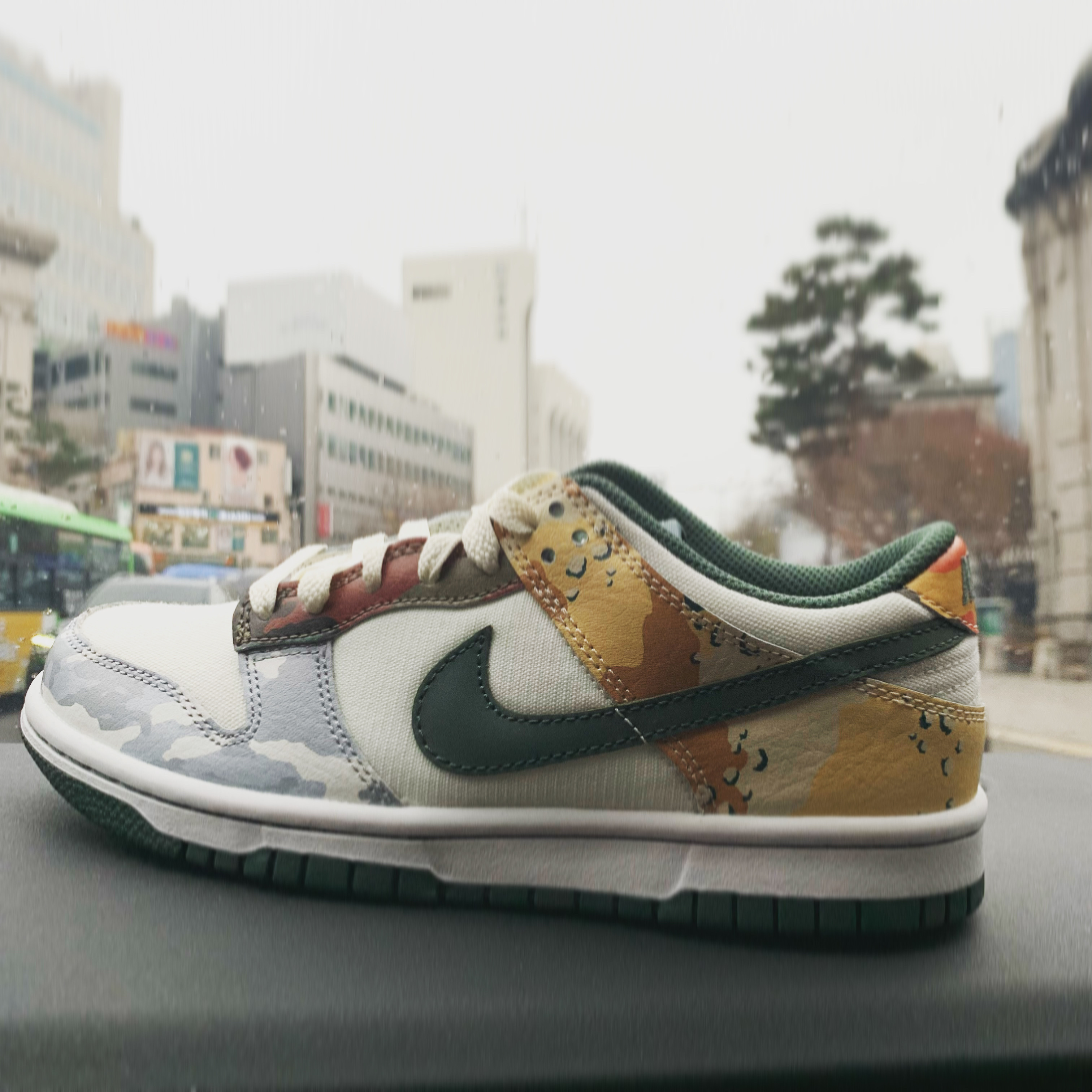 Nike Dunk Low SE Sail Multi Camo 착용 스타일