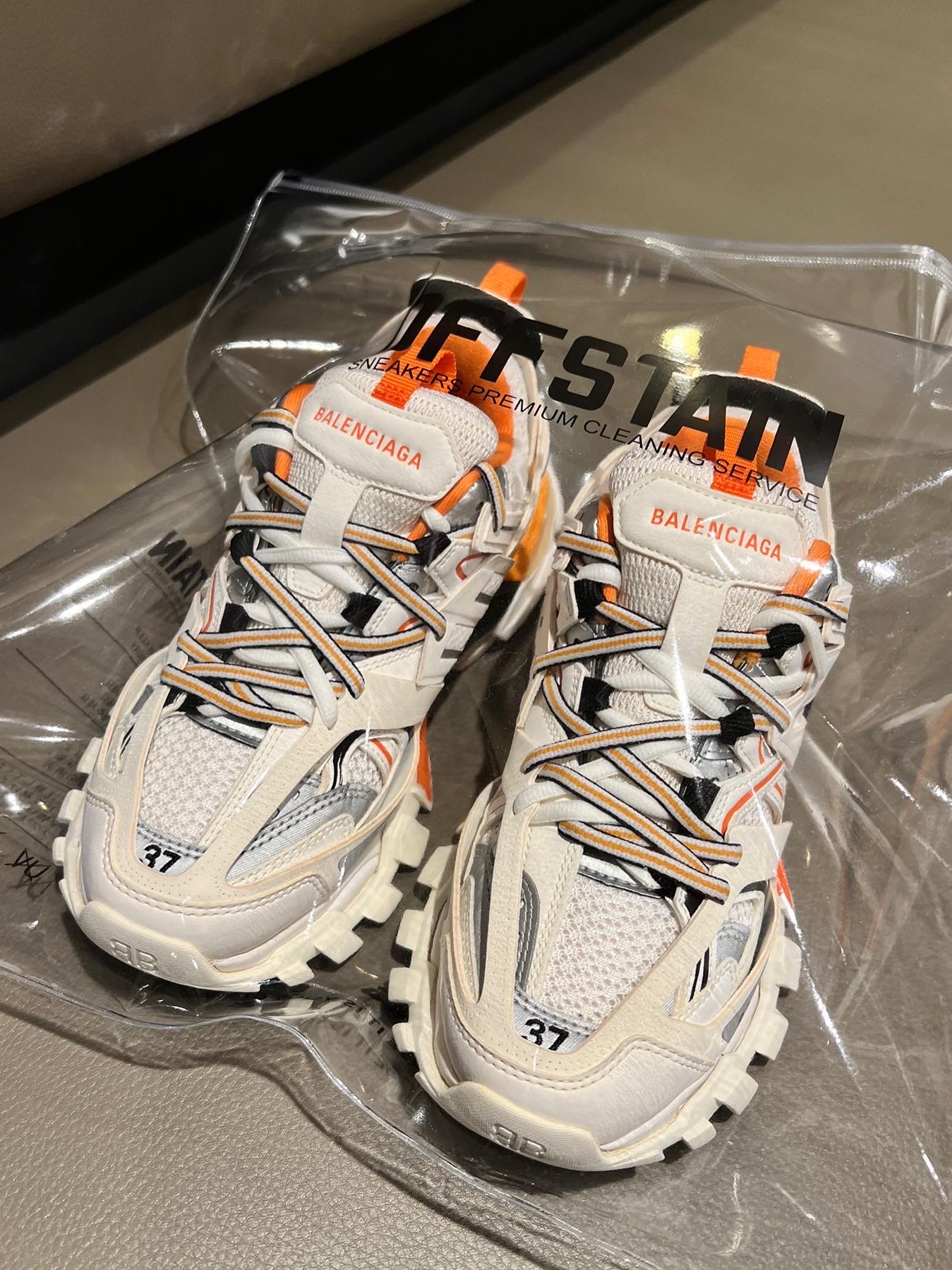 Balenciaga Track Sneakers White Orange 2019, Stussy Basic Cuff Beanie Sherbert 2021 착용 스타일 - 4