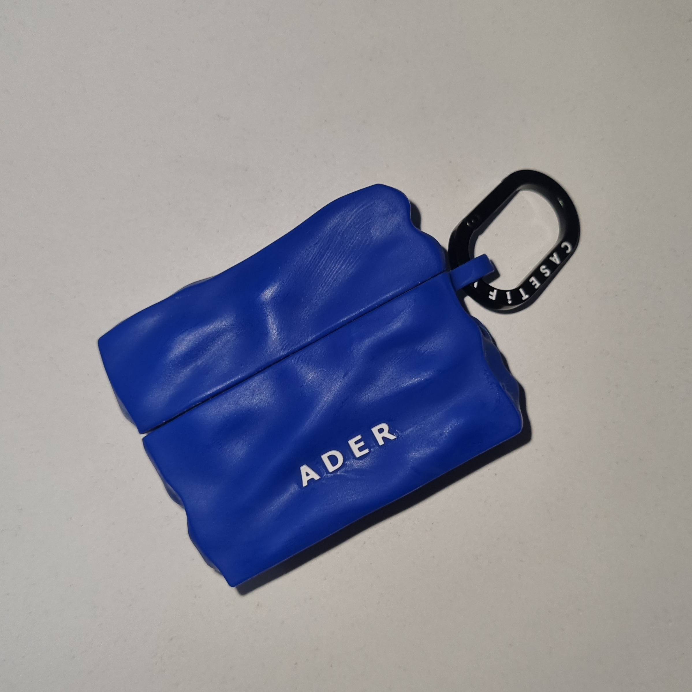Casetify x Ader Error AirPods Pro Case 착용 스타일