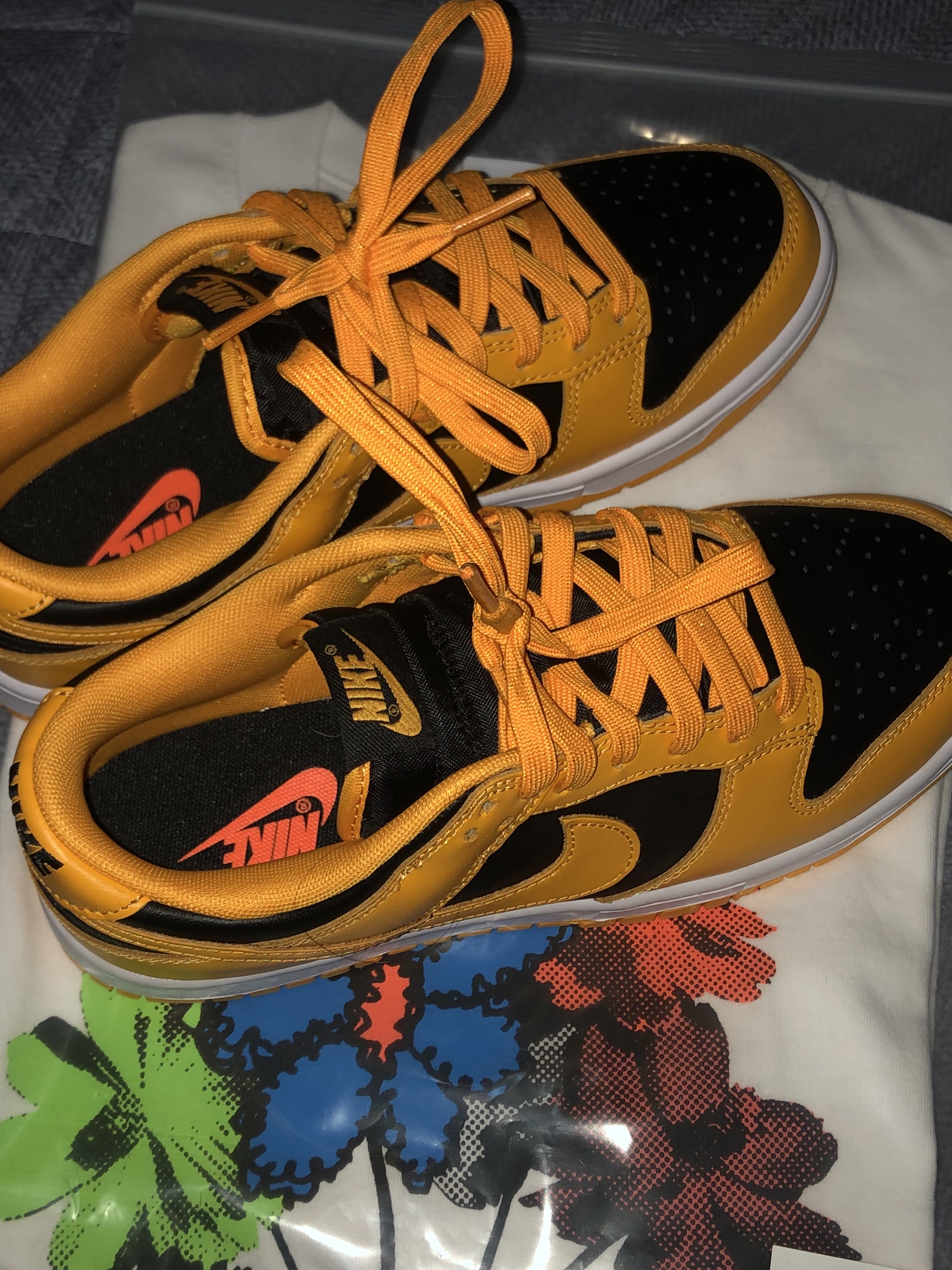 Nike Dunk Low Retro Championship Goldenrod 착용 스타일 - 3