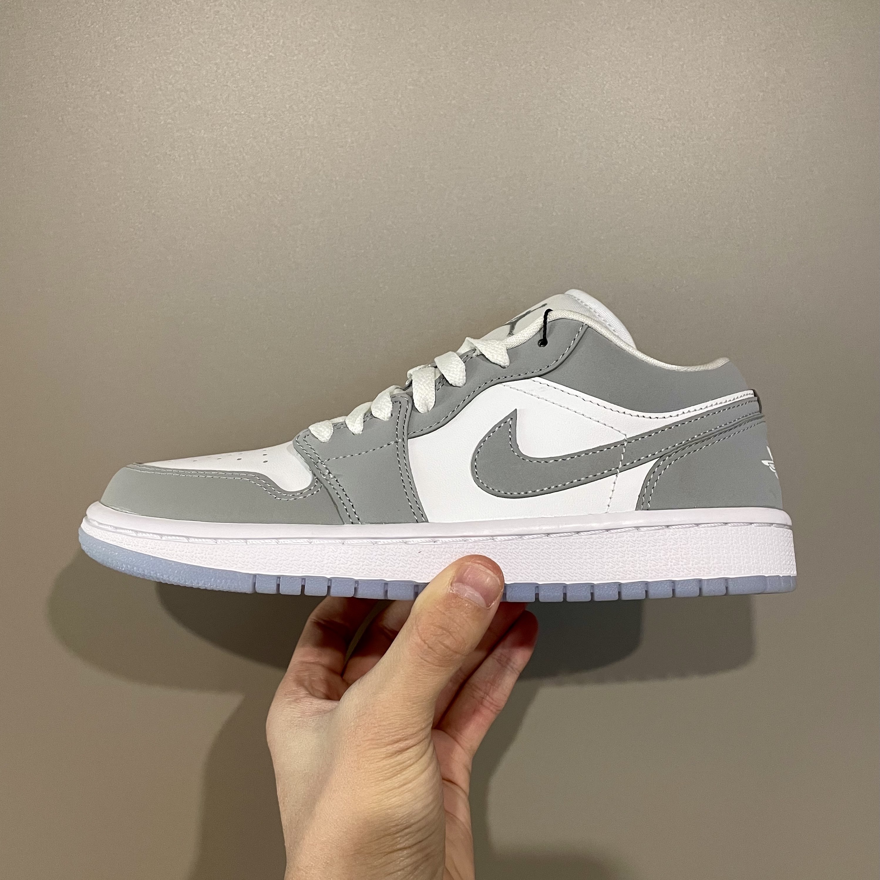 (W) Jordan 1 Low White Wolf Grey 착용 스타일