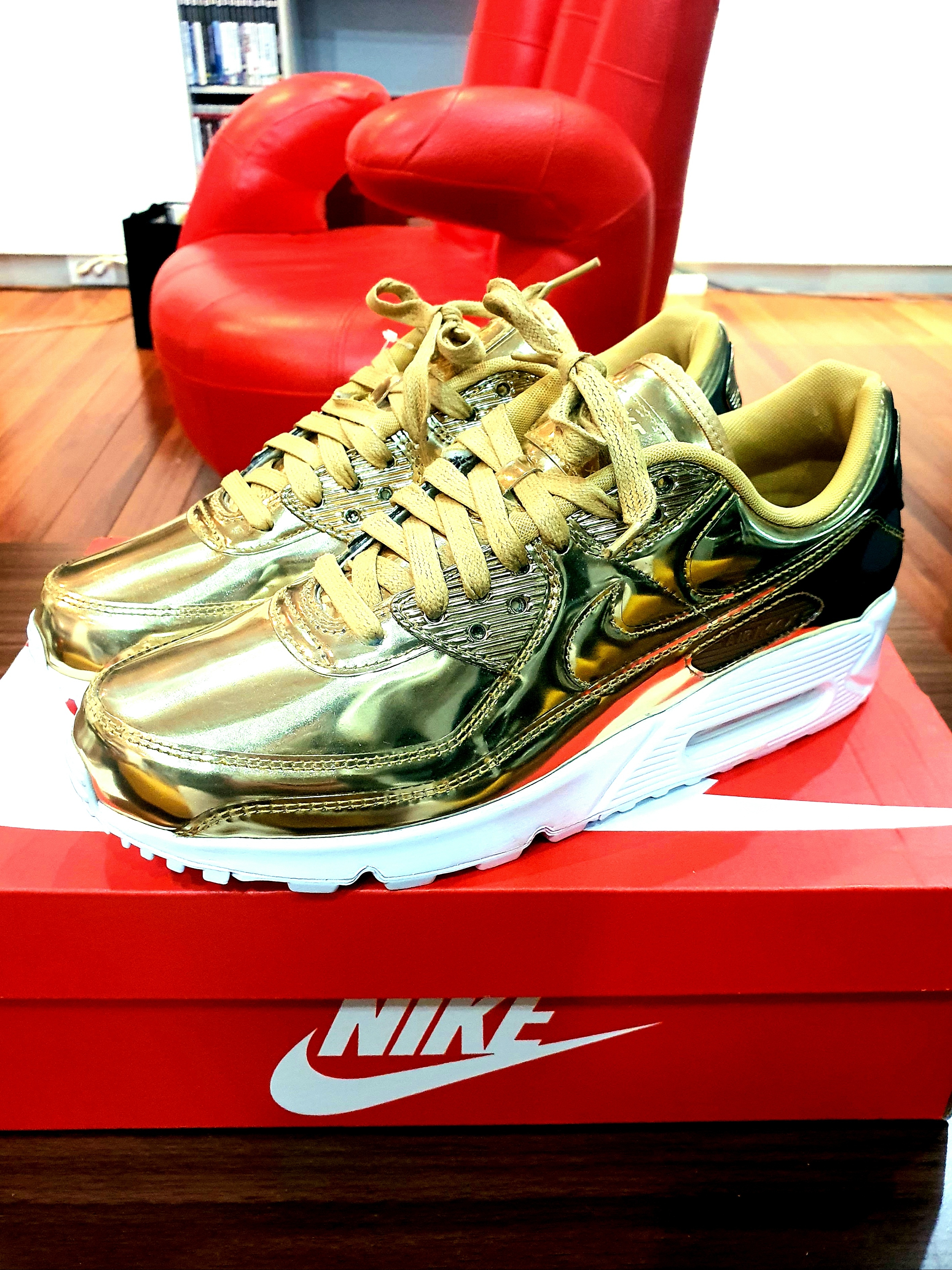 (W) Nike Air Max 90 Metallic Gold 2020 착용 스타일 - 2