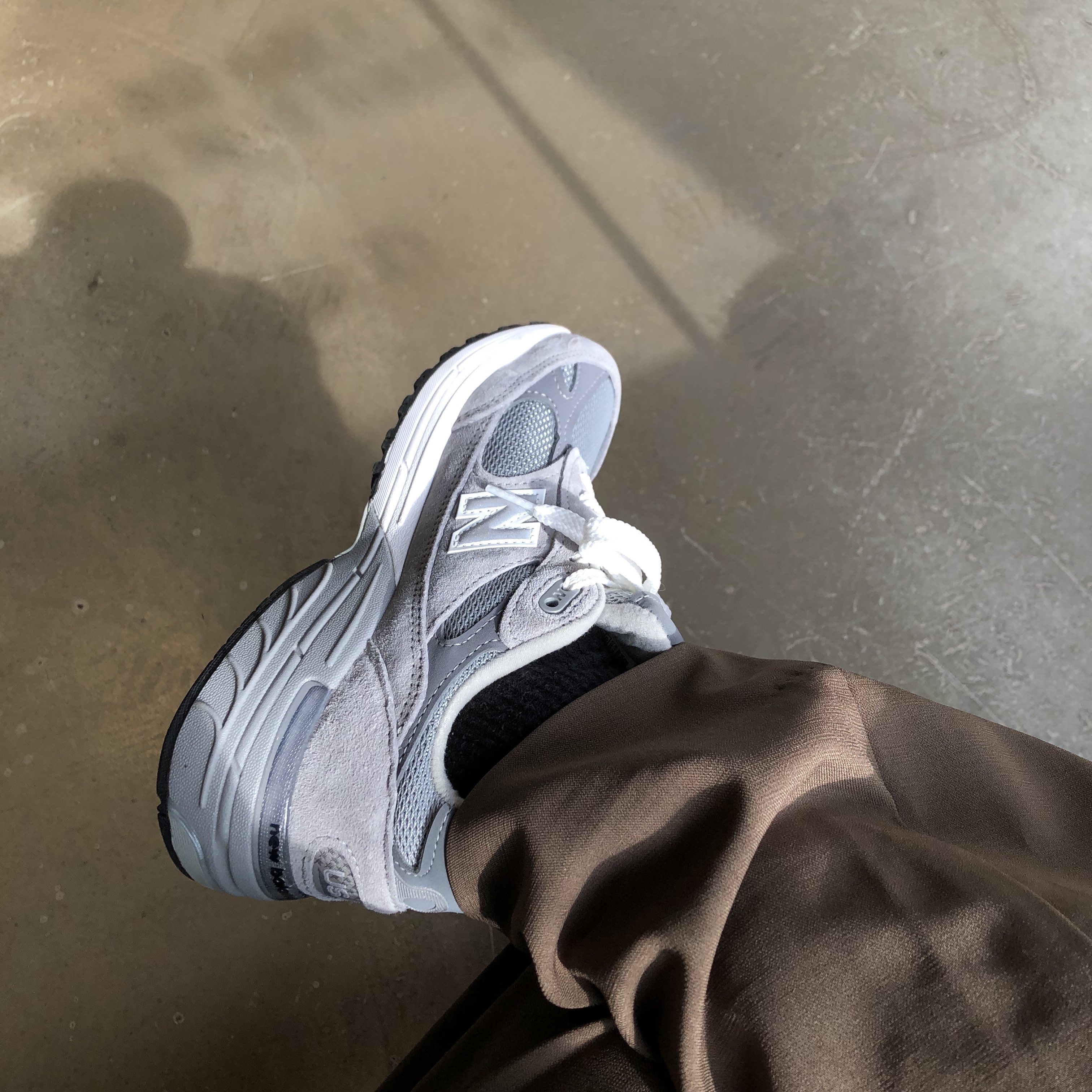 (W) New Balance 993 Made in USA Grey - B Standard 착용 스타일