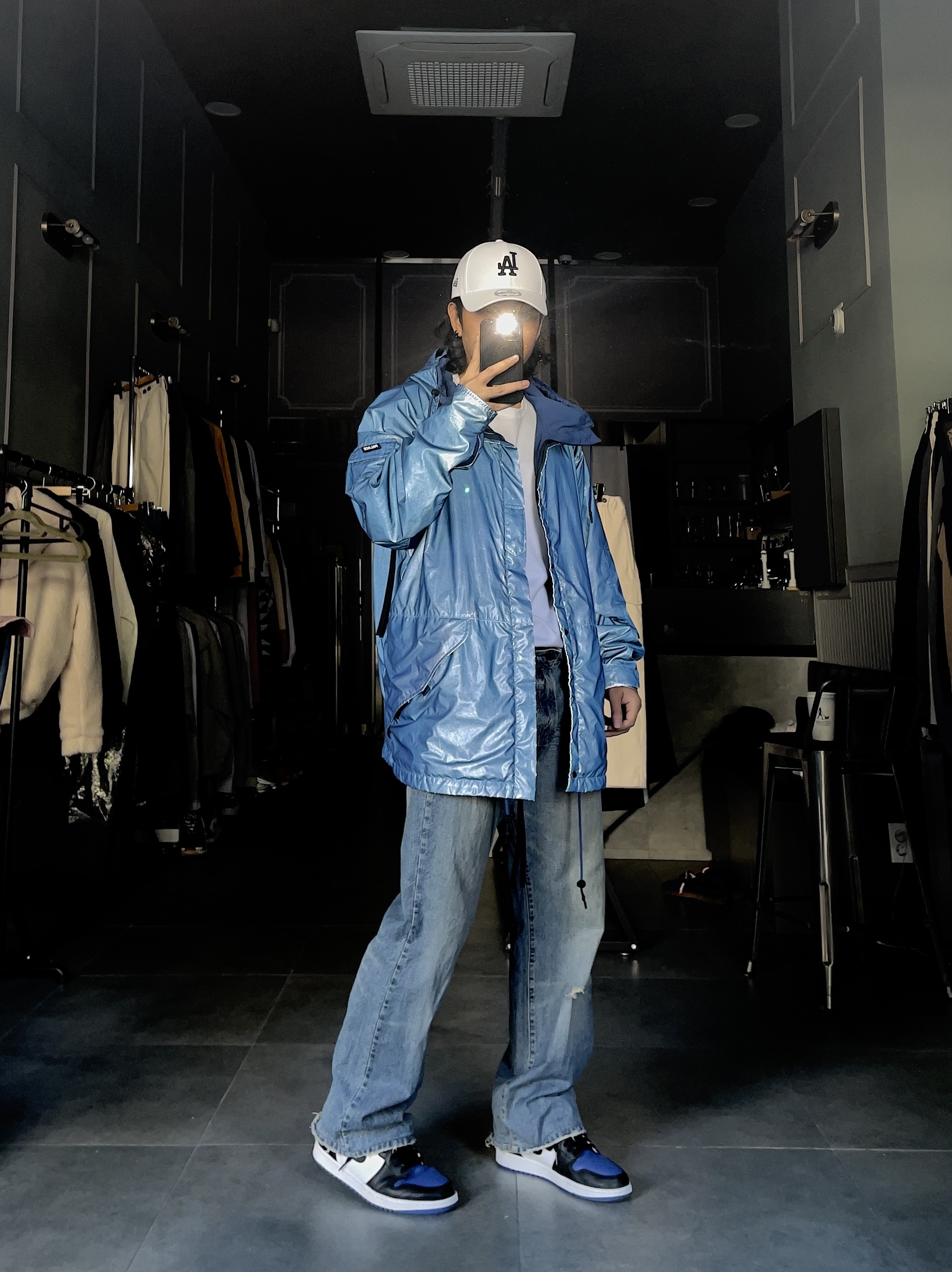 Palace Deflector Jacket Cobalt Blue Reflective - 19FW, Jordan 1 Retro High OG Royal Toe 착용 스타일 - 2