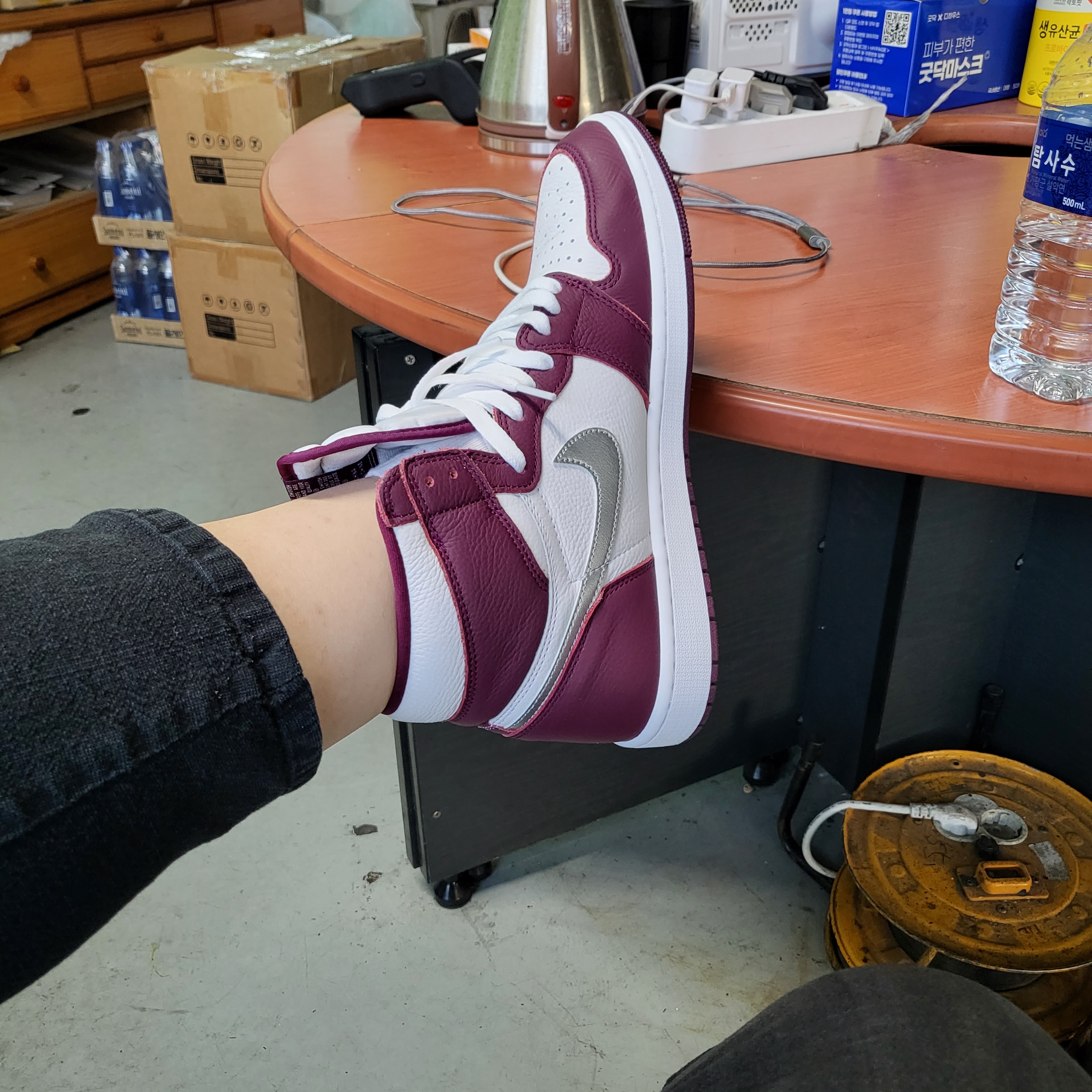 Jordan 1 Retro High OG Bordeaux 착용 스타일
