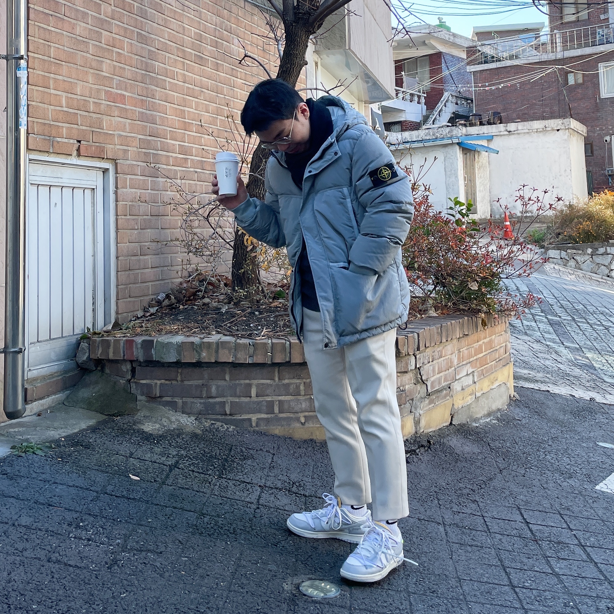 Stone Island 44508 Nylon Metal Down-TC Jacket Light Grey - 21FW, Nike x Off-White Dunk Low The 50 - Lot 49 착용 스타일 - 3