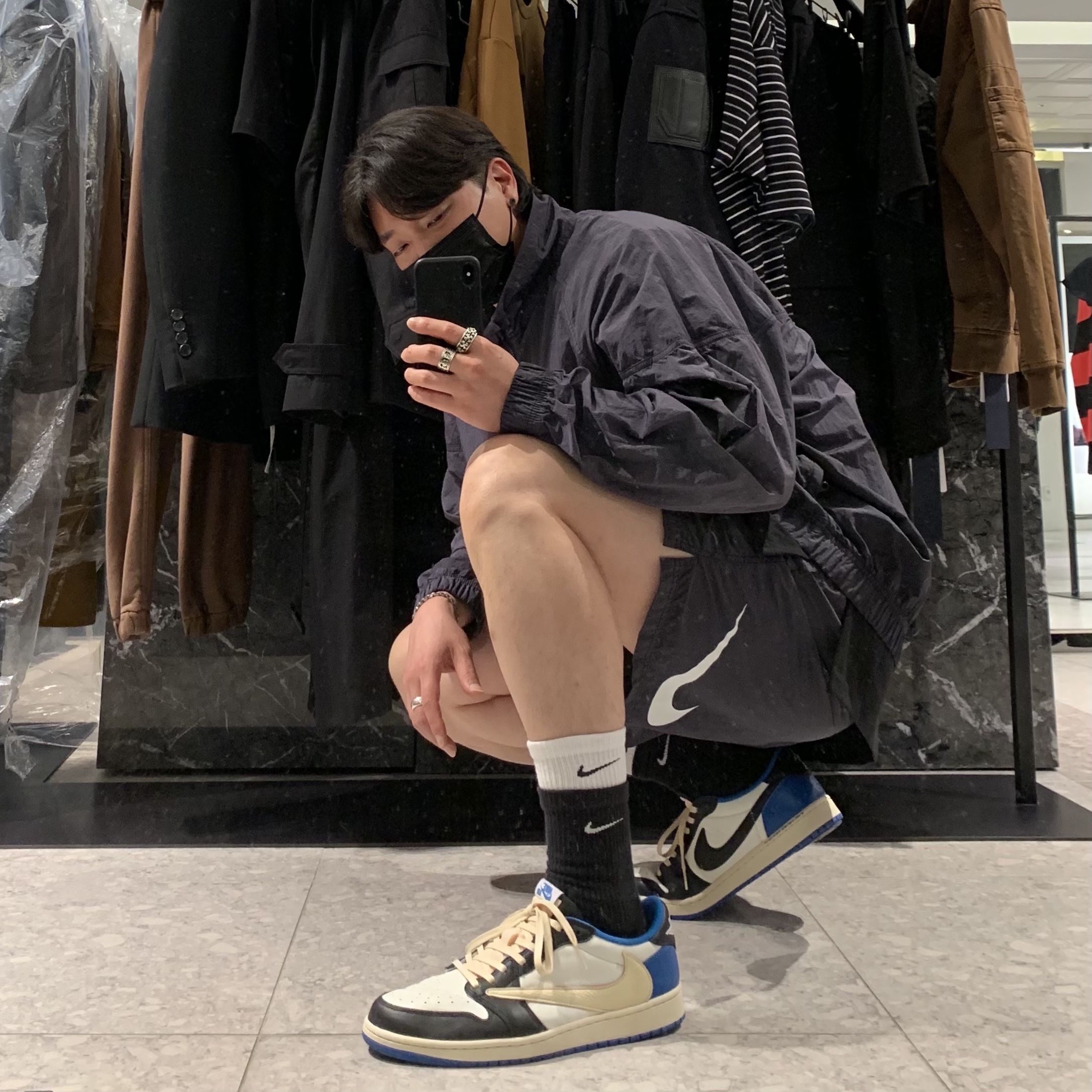 Jordan 1 x Travis Scott x Fragment Retro Low OG SP Military Blue, Essentials Long Sleeve French Terry Polo Black - 21SS 착용 스타일 - 4