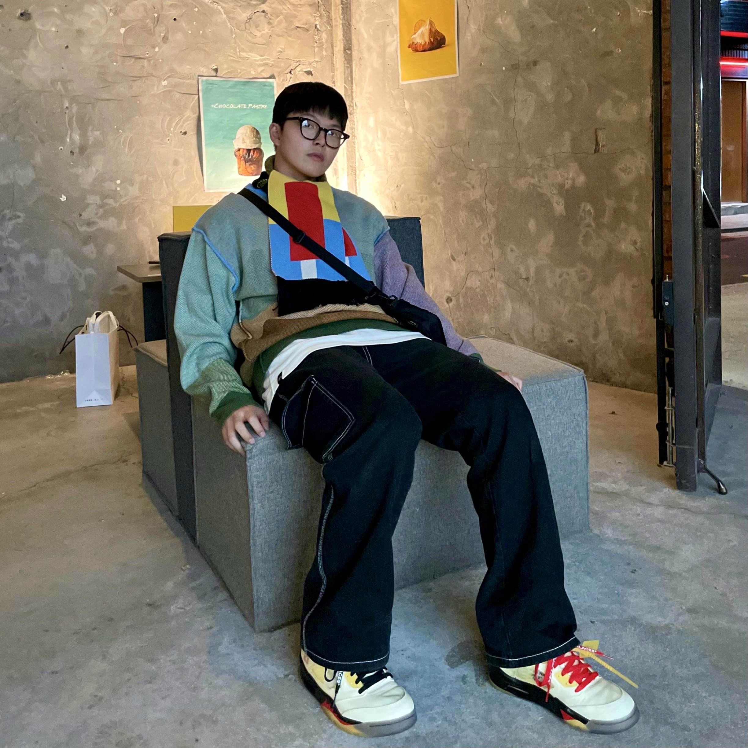 Jordan 5 x Off-White Retro SP Sail Fire Red 착용 스타일