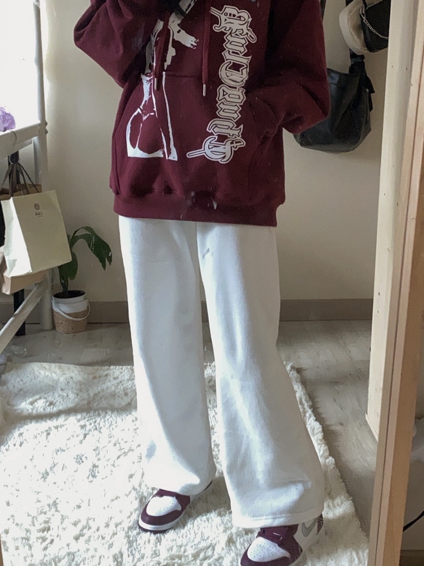 Jordan 1 Retro High OG Bordeaux, (GS) Jordan 1 Retro High OG Bordeaux 착용 스타일 - 2