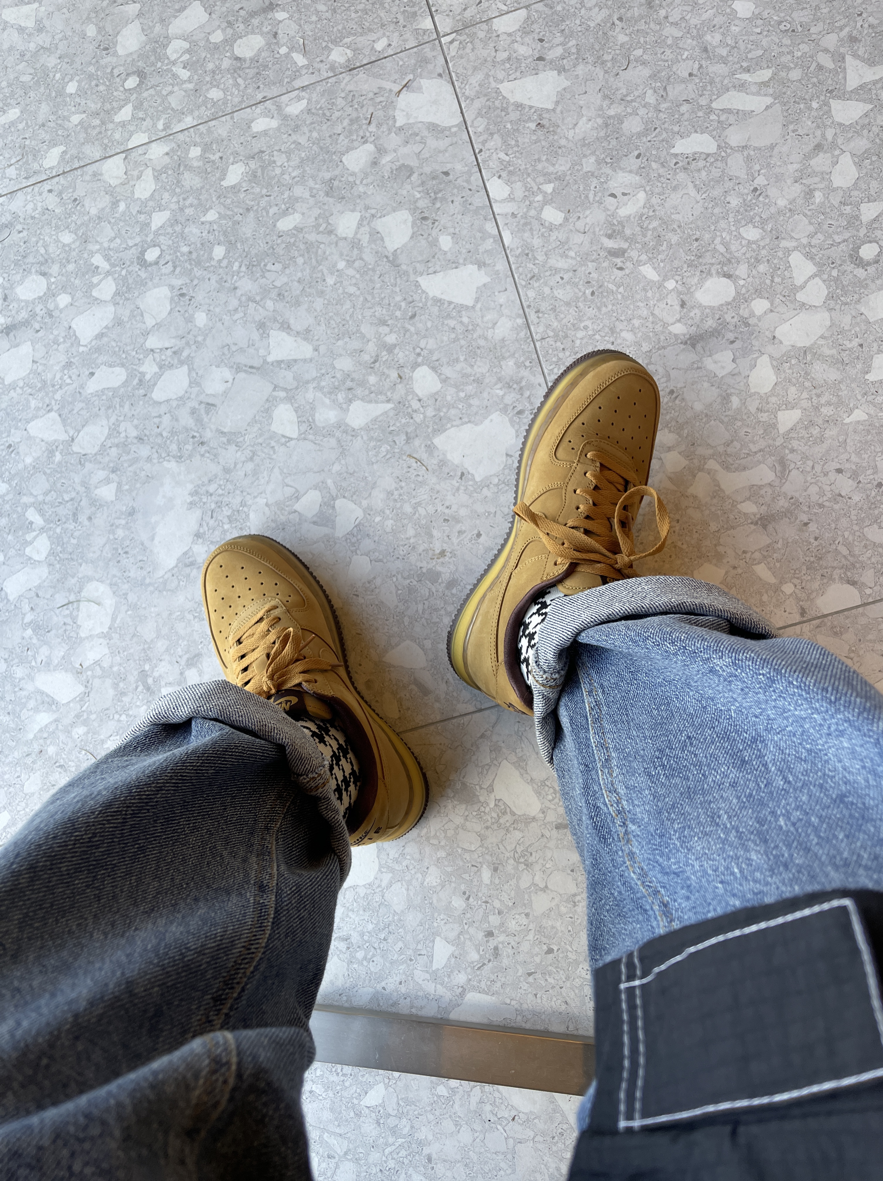 Nike Air Force 1 Low Retro SP Wheat Mocha 착용 스타일 - 4