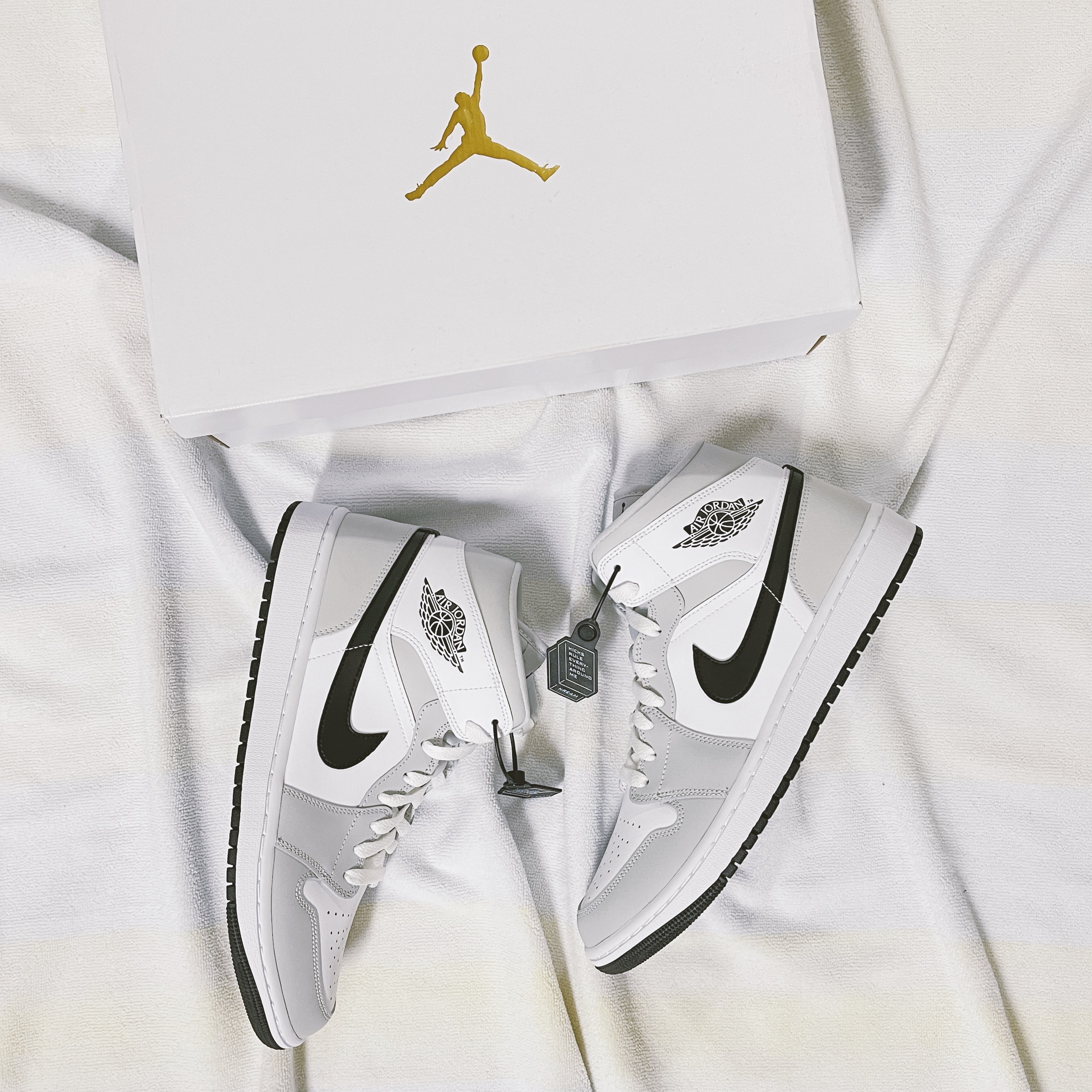 (W) Jordan 1 Mid Grey Fog 착용 스타일