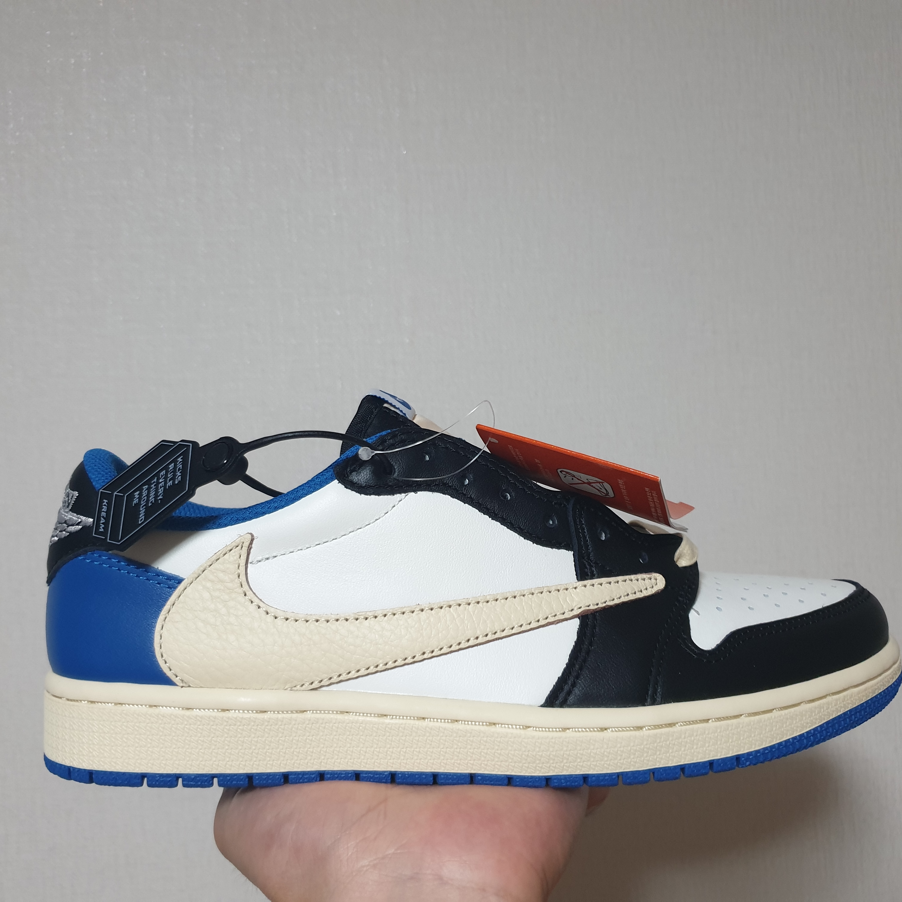 Jordan 1 x Travis Scott x Fragment Retro Low OG SP Military Blue, Nike x NBA Dunk Low Retro EMB Nets 착용 스타일 - 2