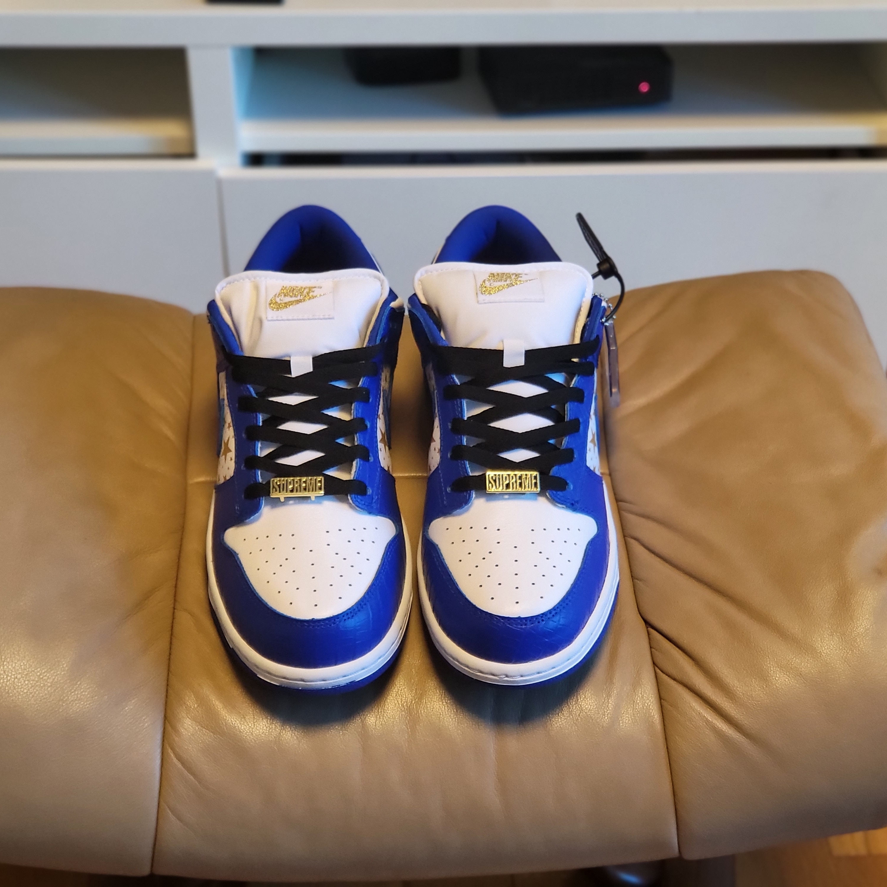 Nike x Supreme SB Dunk Low Hyper Blue 착용 스타일 - 2