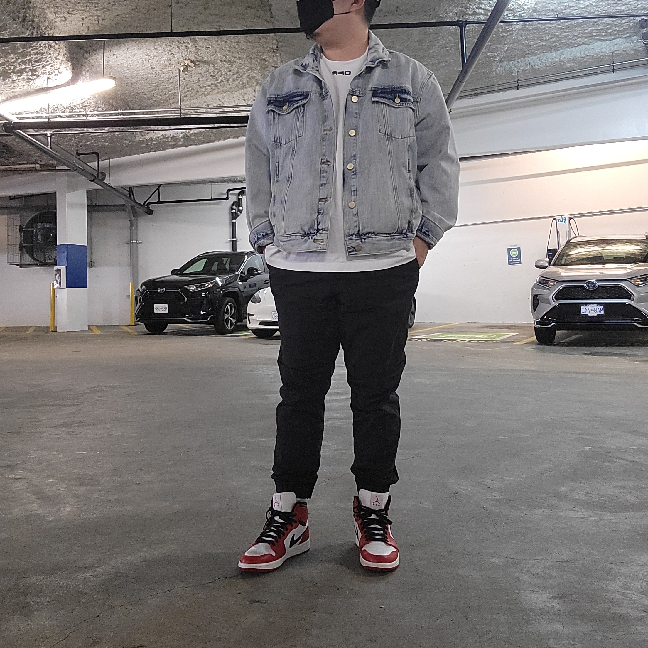 Essentials Denim Trucker Jacket Light Indigo - 20FW, Jordan 1 Retro Chicago 2013 착용 스타일