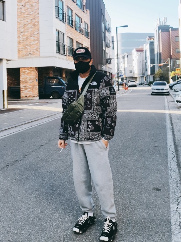 The North Face Nuptse Down Jacket Black, Nike x Stussy Air Force 1 Low Fossil 착용 스타일 - 3
