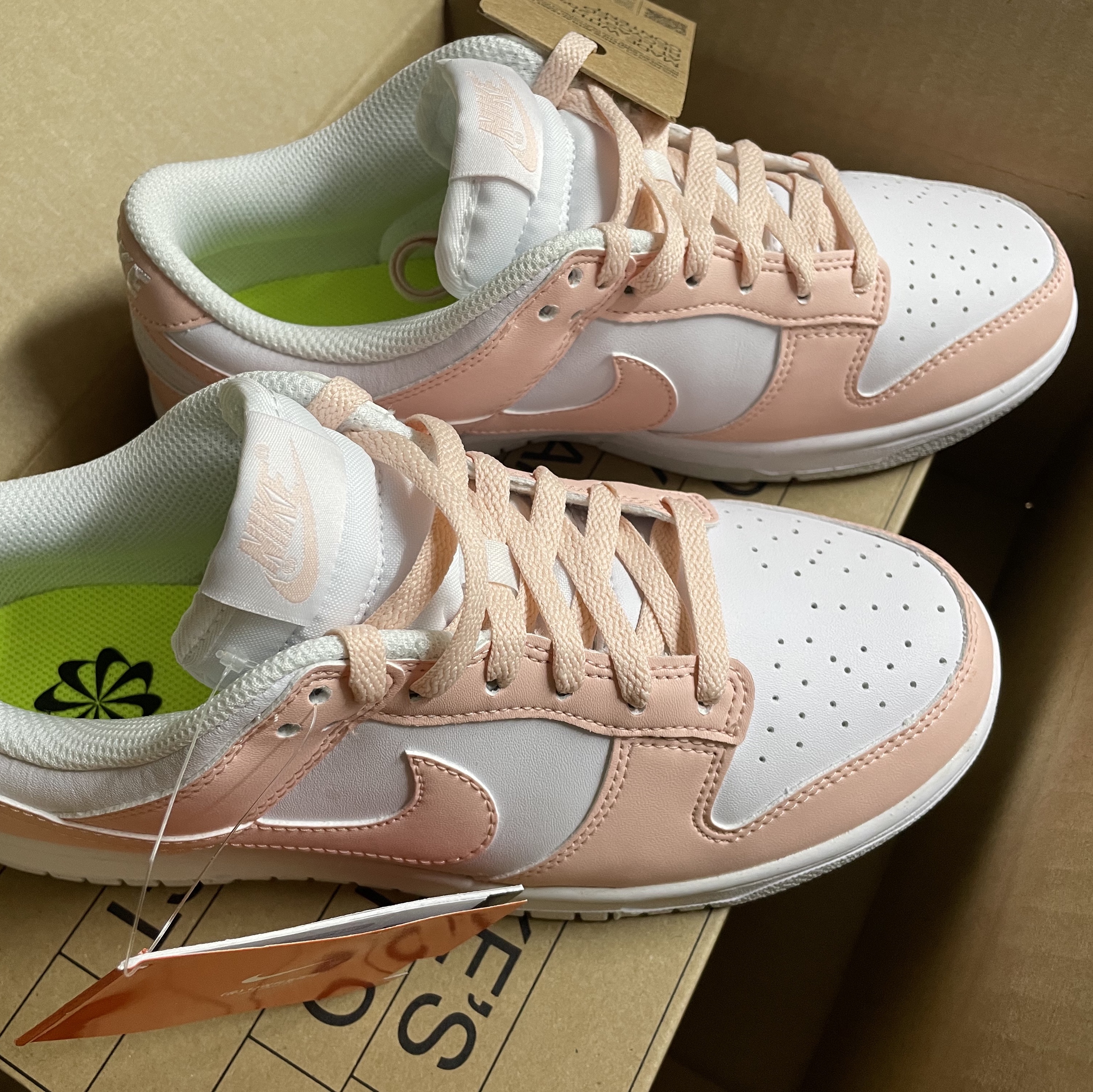 (W) Nike Dunk Low Next Nature Pale Coral 착용 스타일 - 2