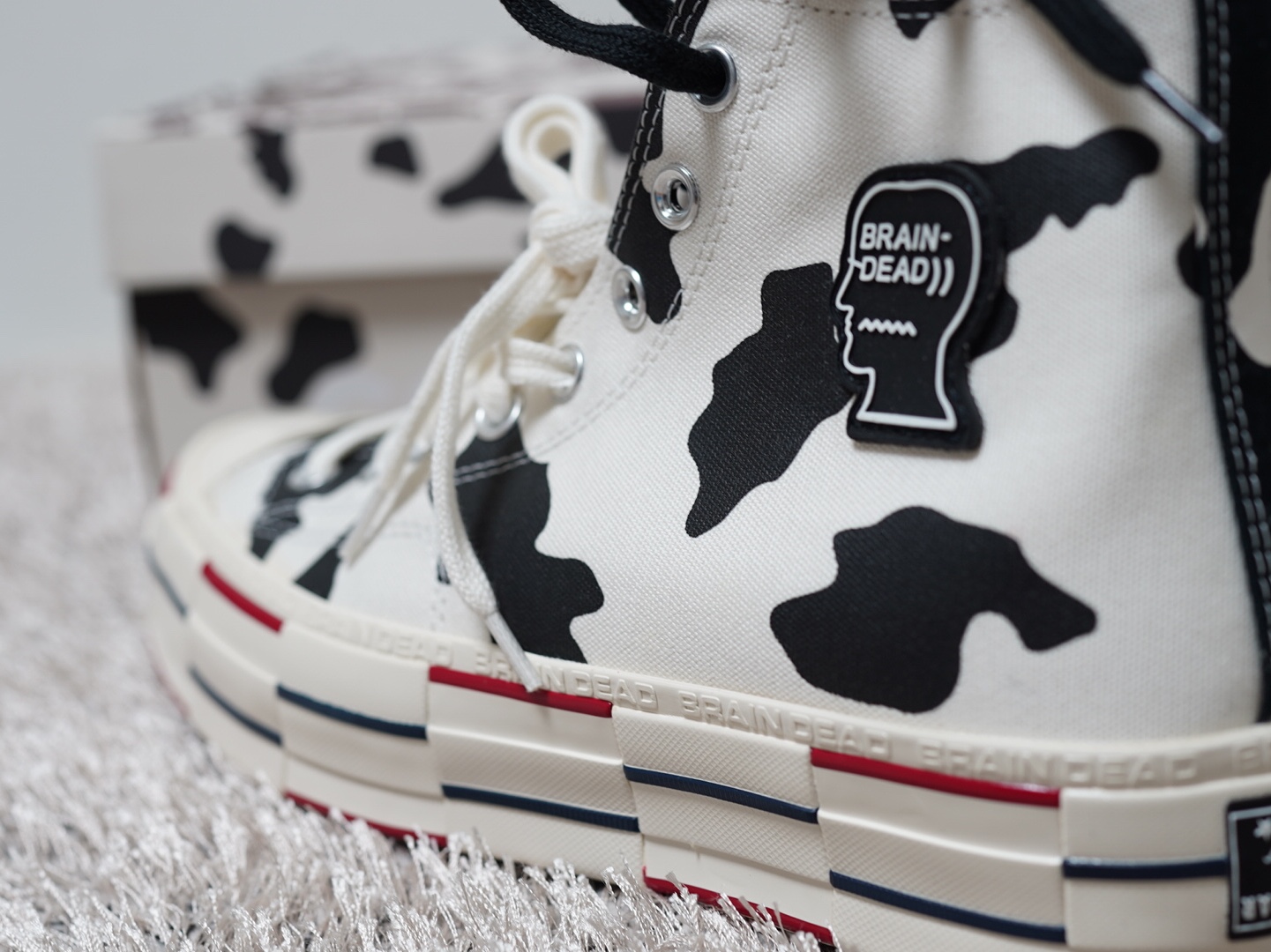 Converse x Brain Dead Chuck 70 Hi Egret 착용 스타일 - 3