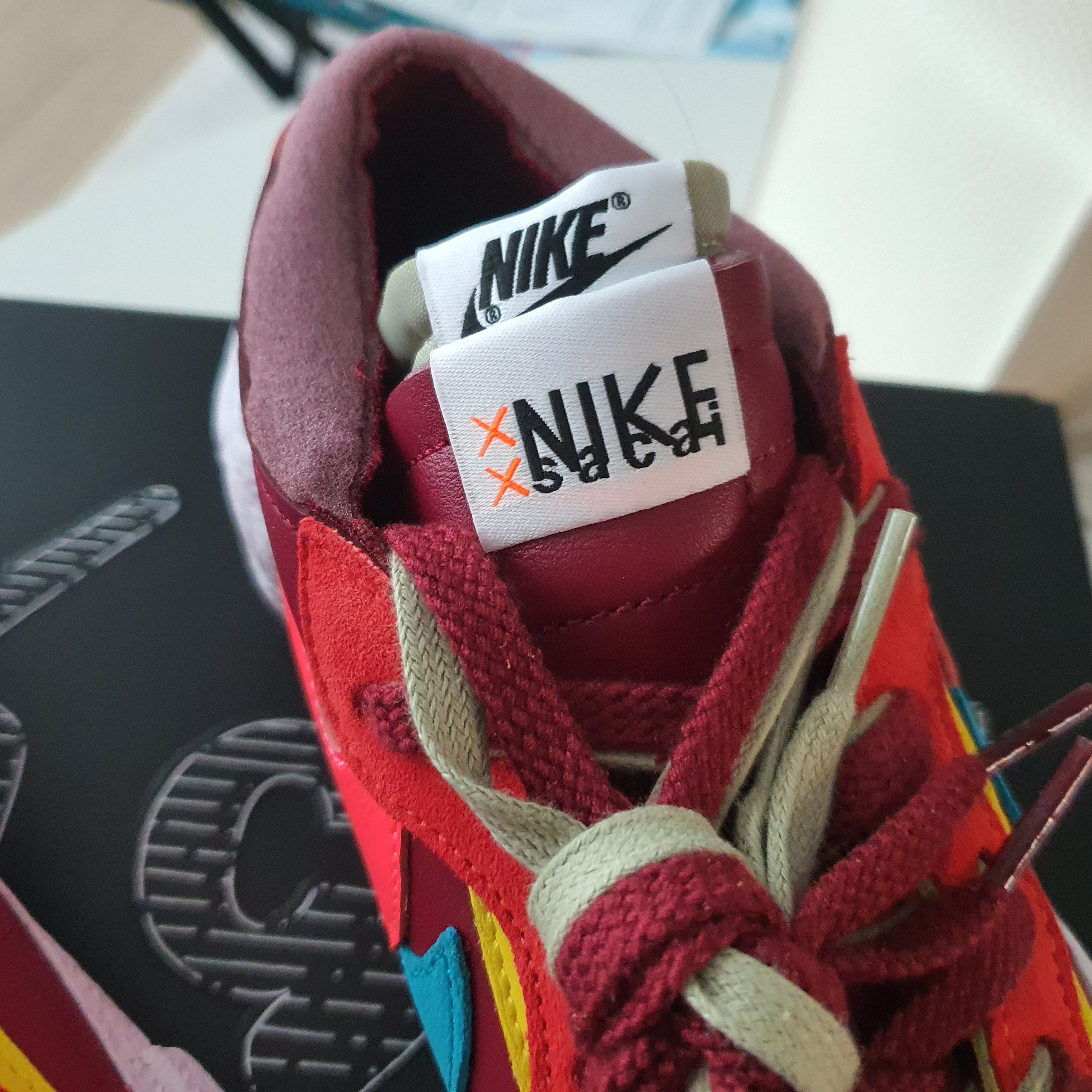 Nike x Sacai x Kaws Blazer Low Team Red 착용 스타일 - 4