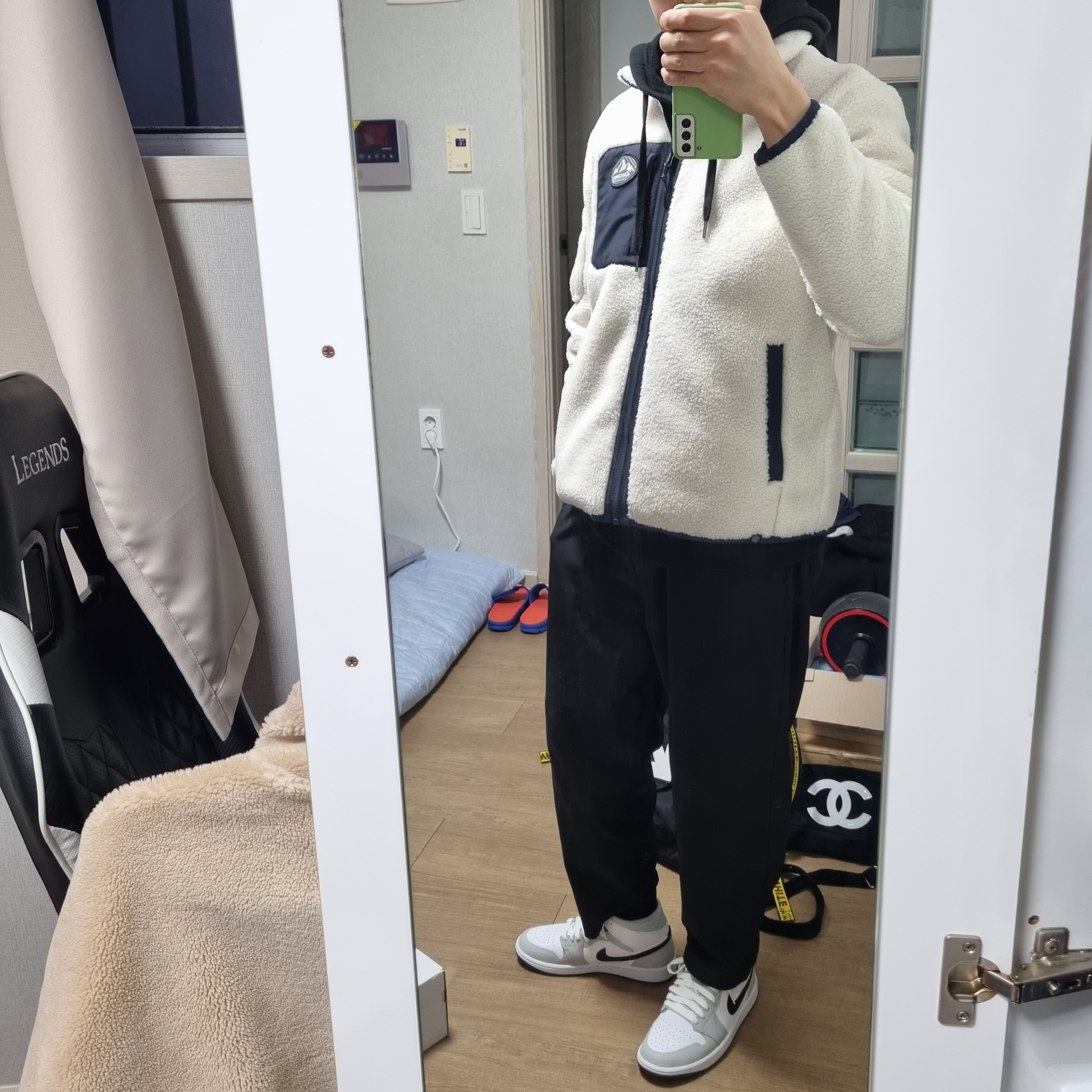 (W) Jordan 1 Mid Grey Fog 착용 스타일 - 1