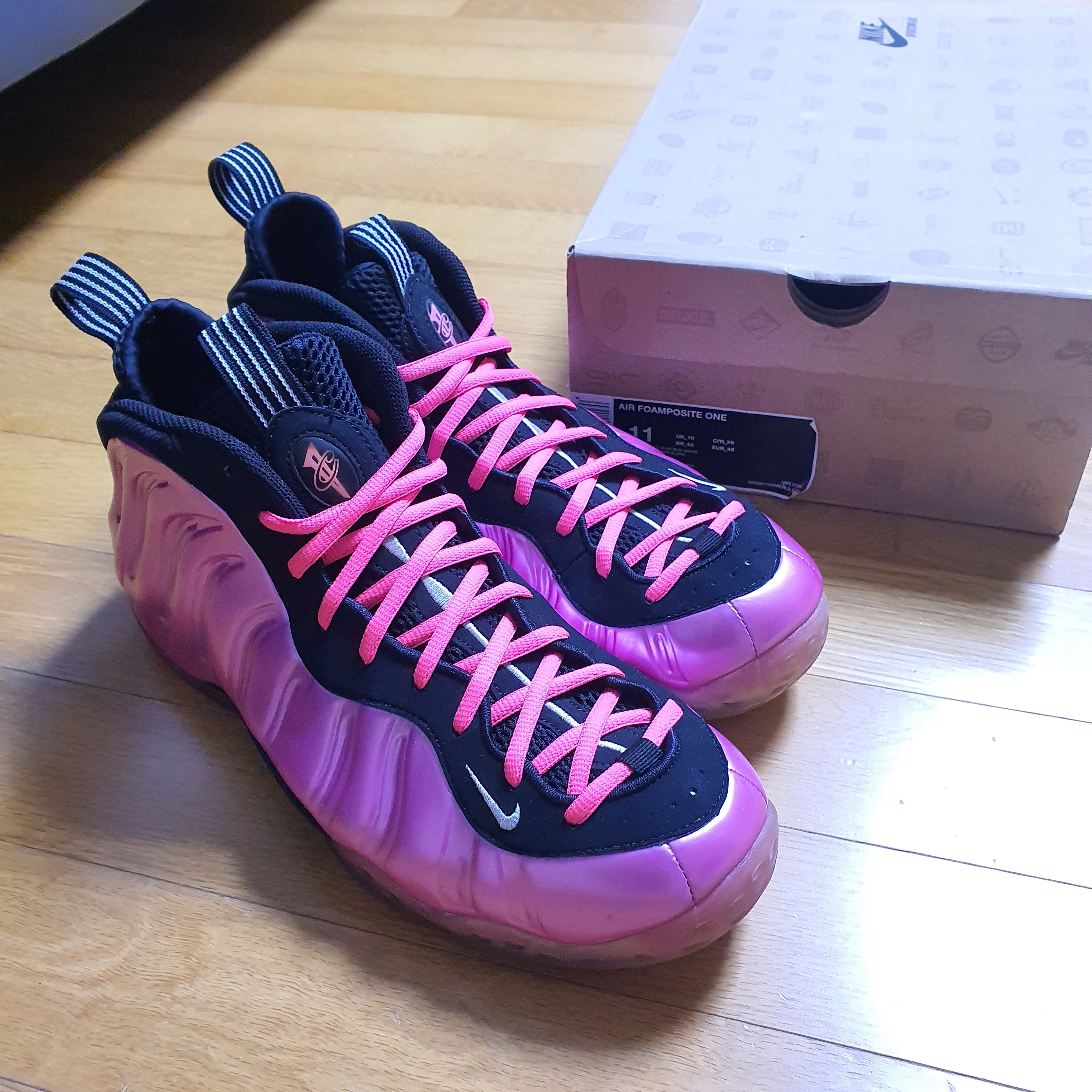Nike Air Foamposite One Pearlized Pink 착용 스타일