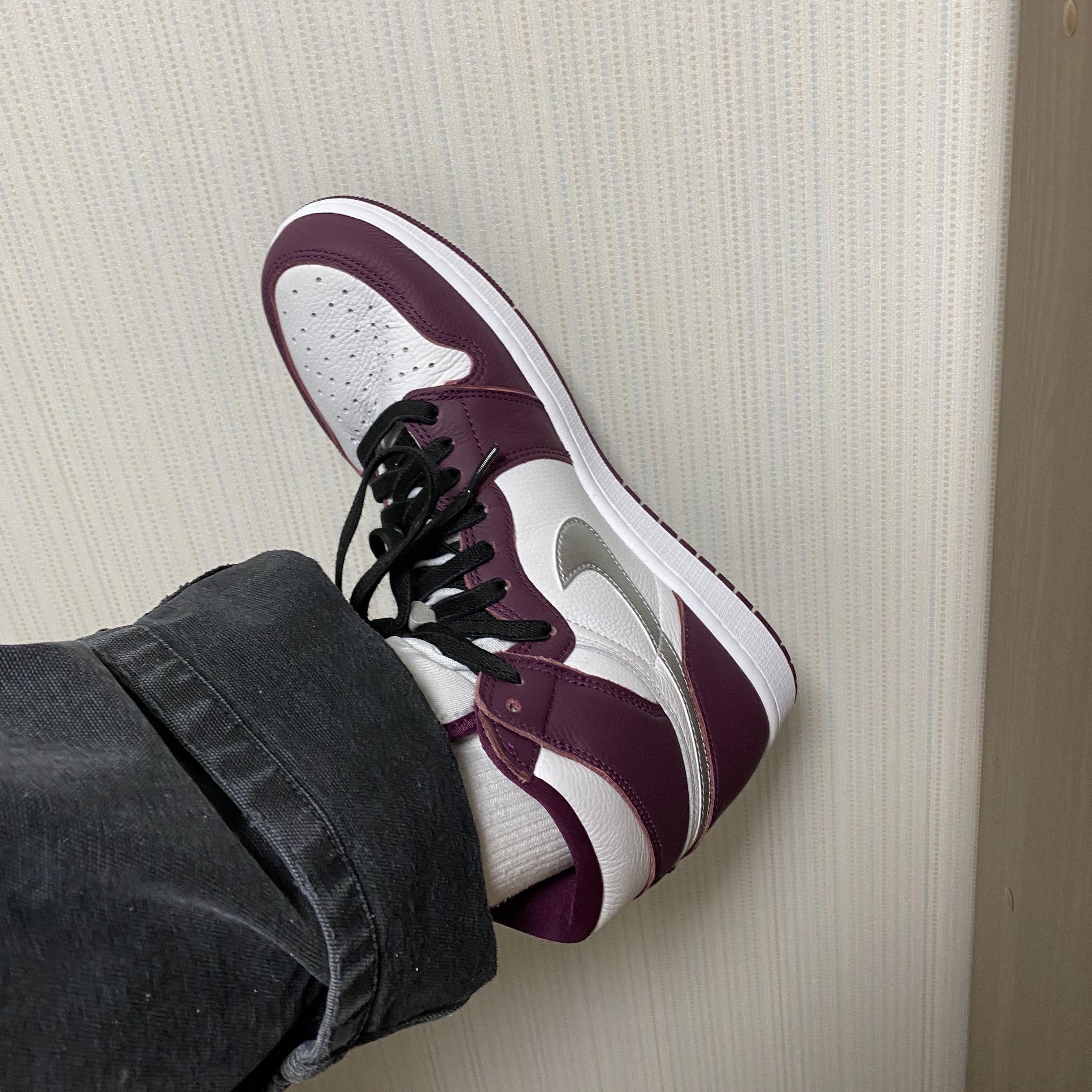 Jordan 1 Retro High OG Bordeaux 착용 스타일