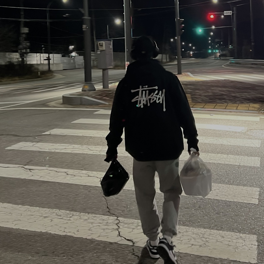 Nike Dunk Low Retro Black, Stussy Basic Stussy Hoodie Black 2021 착용 스타일