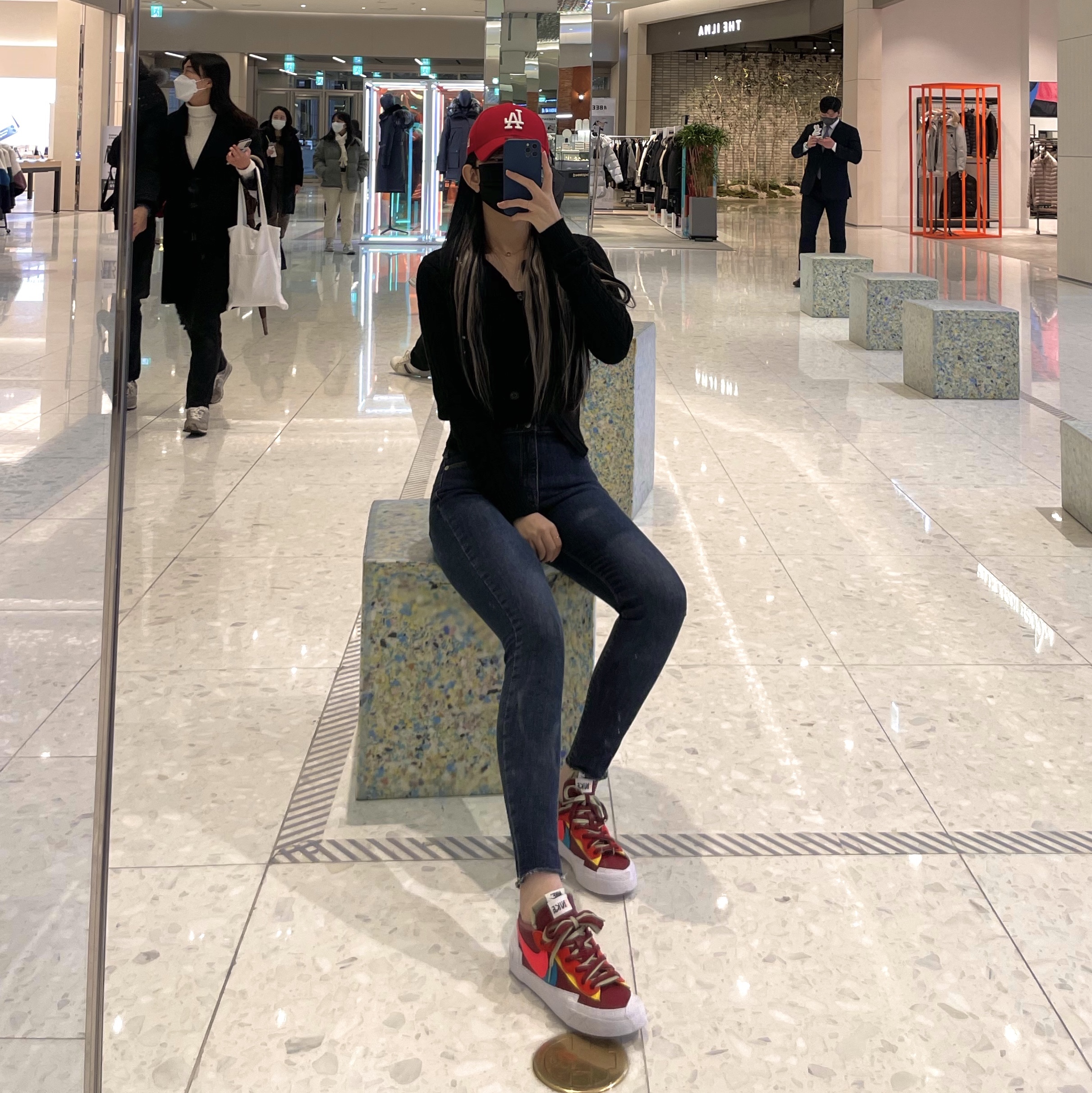 Nike x Sacai x Kaws Blazer Low Team Red 착용 스타일