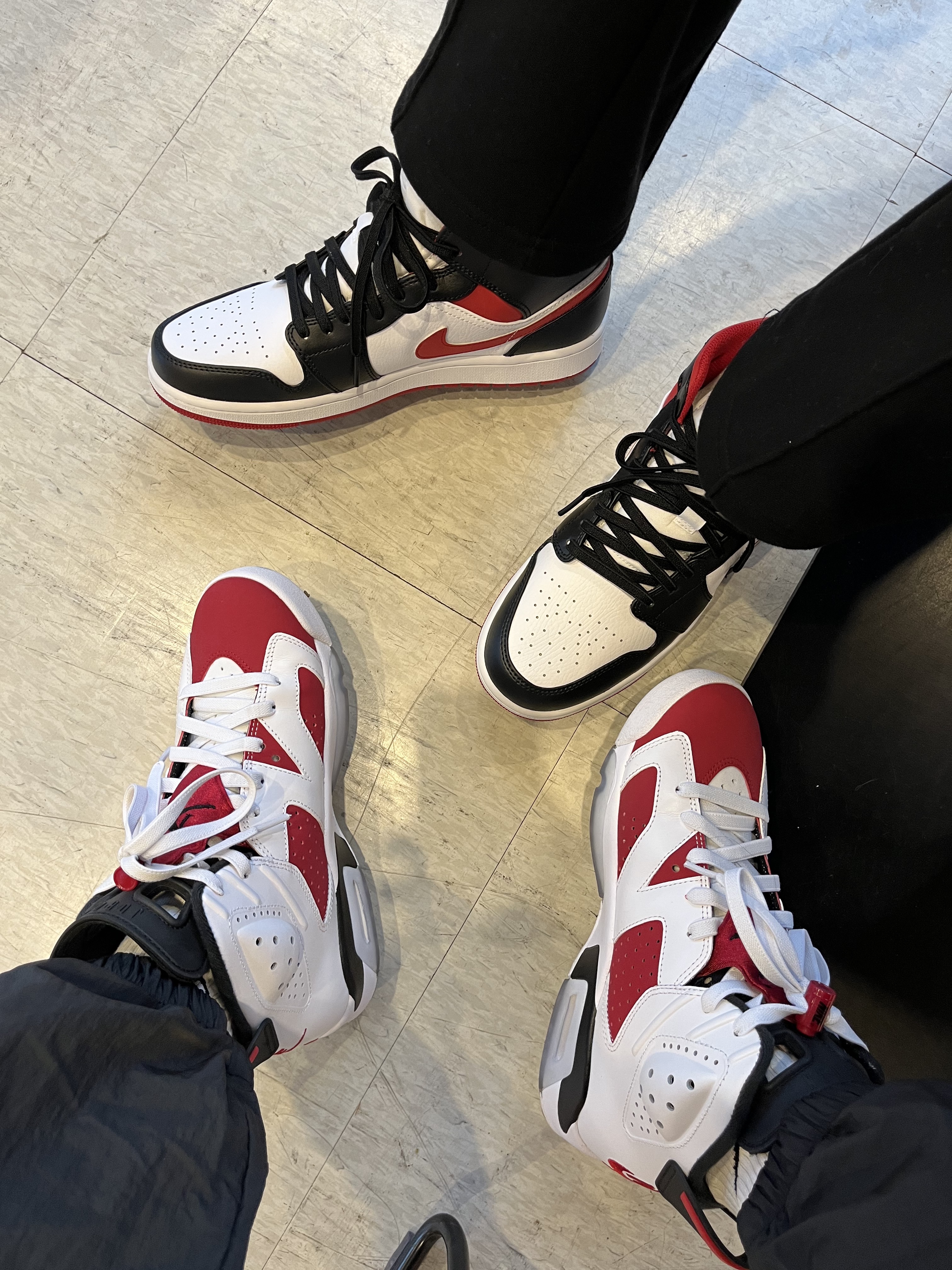 Jordan 1 Mid Gym Red Black White, Jordan 6 Retro Carmine 2021 착용 스타일