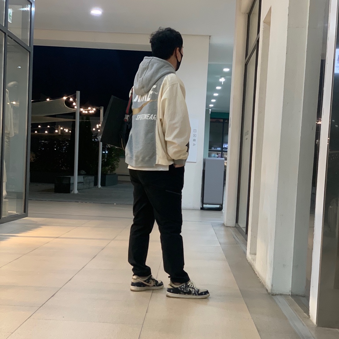 Nike x Travis Scott SB Dunk Low, Nike NSW Hoodie BRS Dark Grey Heather 착용 스타일 - 1
