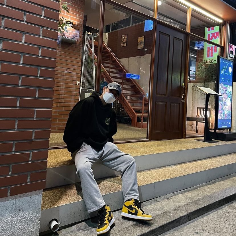 Jordan 1 Retro High OG Pollen, Stone Island 99598 Reflective Grid On Lamy Cap Pewter Grey - 21SS 착용 스타일