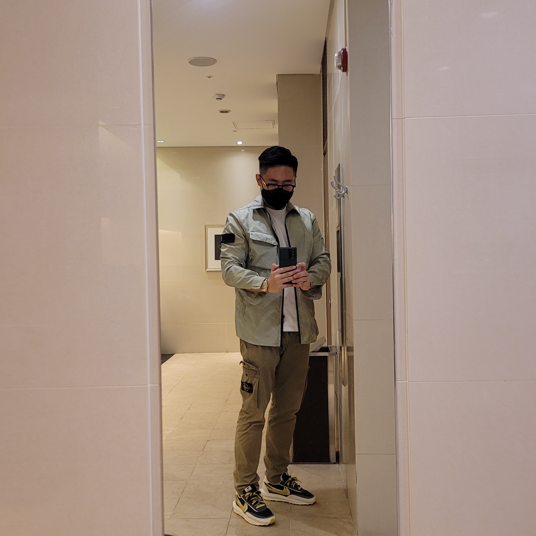 Nike x Sacai x Undercover LDWaffle Black Bright Citron 착용 스타일
