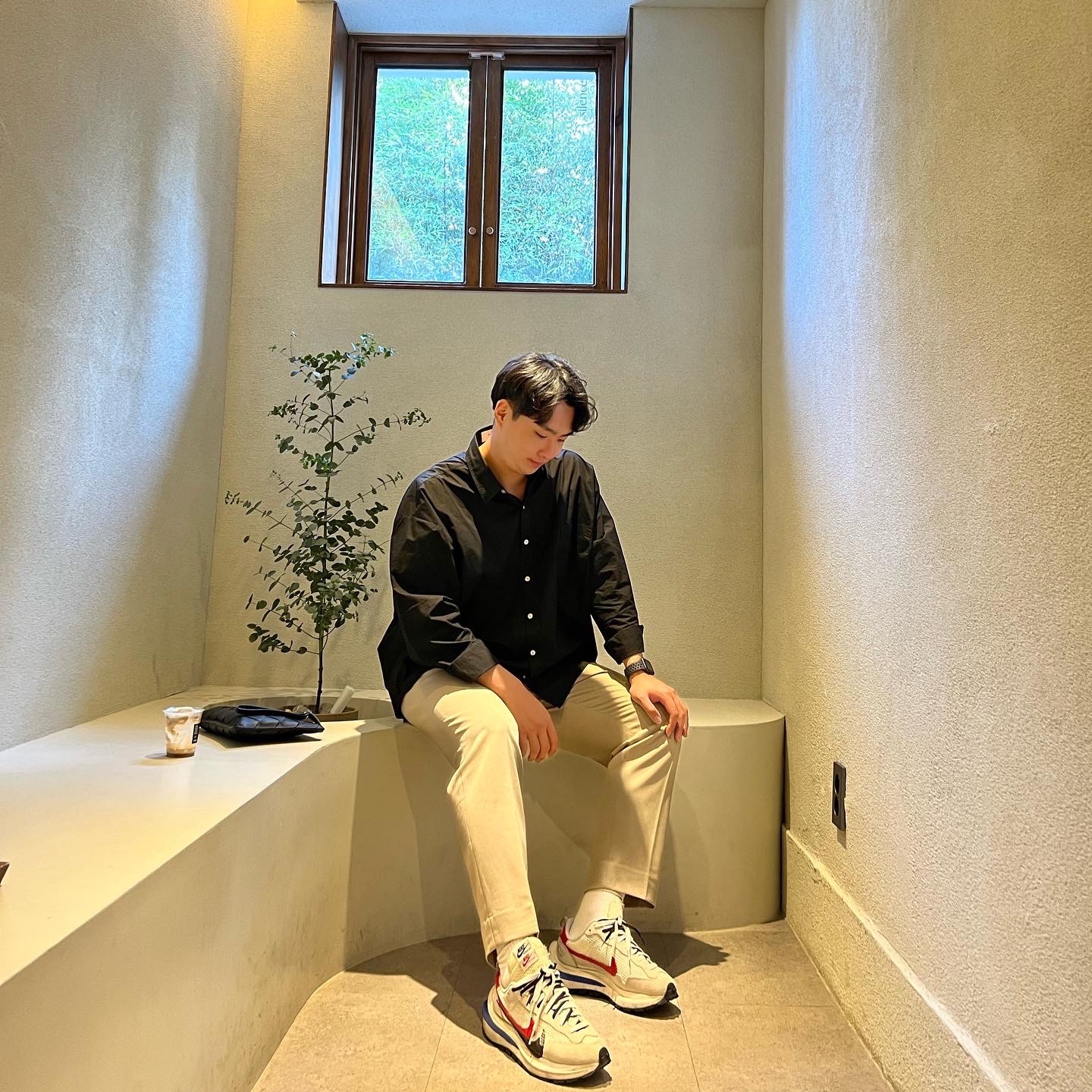 Nike x Sacai VaporWaffle Royal Fuchsia 착용 스타일 - 2