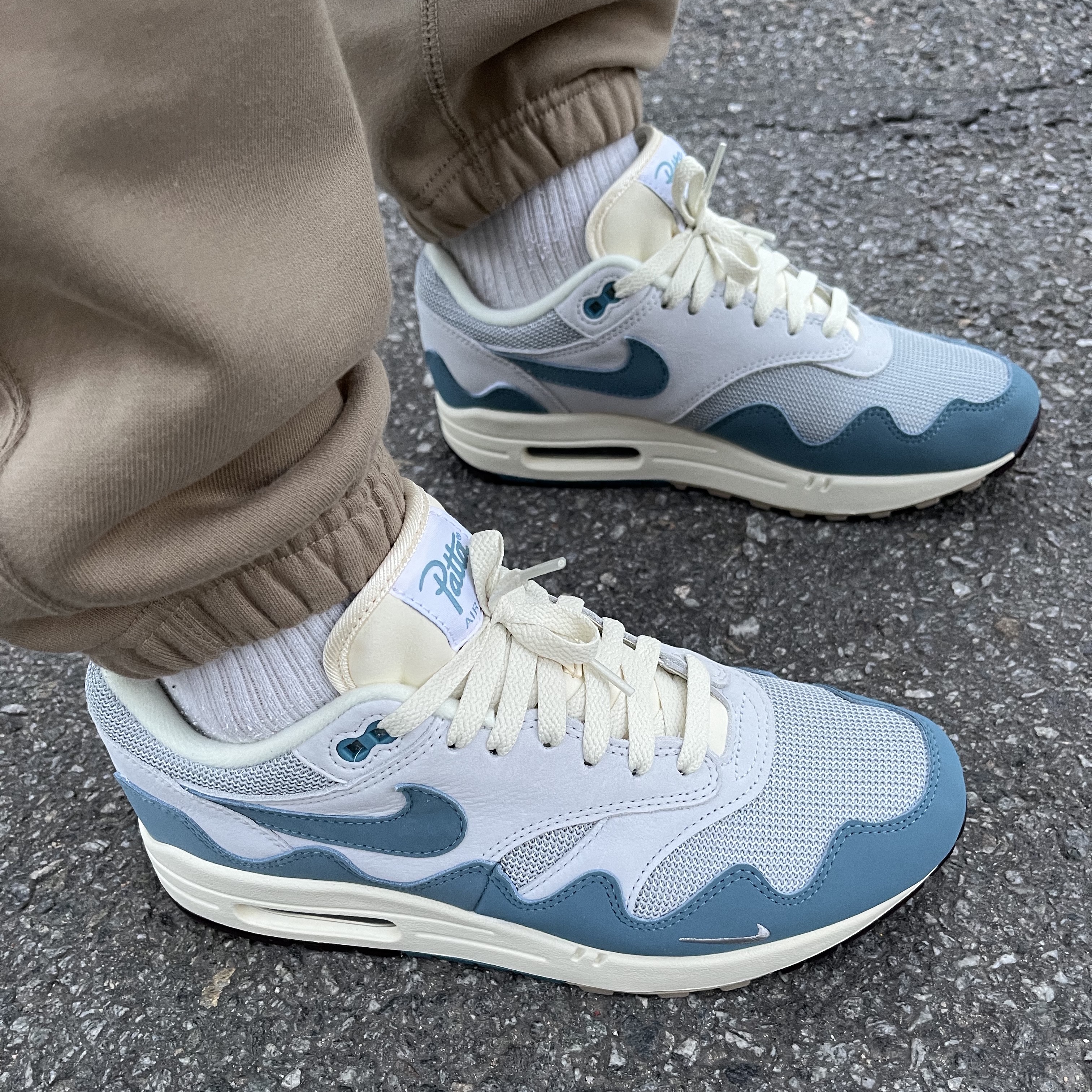 Nike x Patta Air Max 1 Noise Aqua 착용 스타일