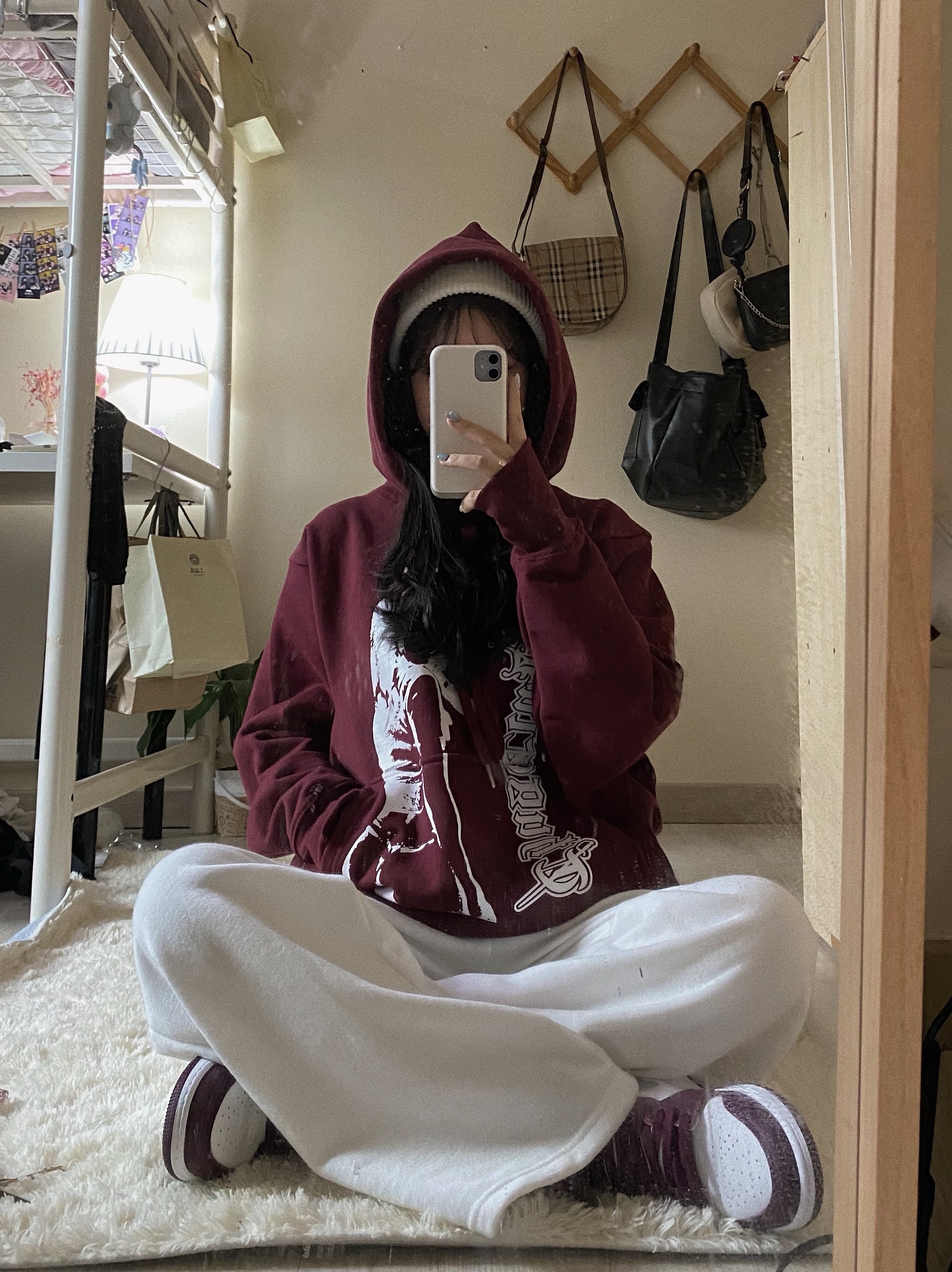 Jordan 1 Retro High OG Bordeaux, (GS) Jordan 1 Retro High OG Bordeaux 착용 스타일 - 1