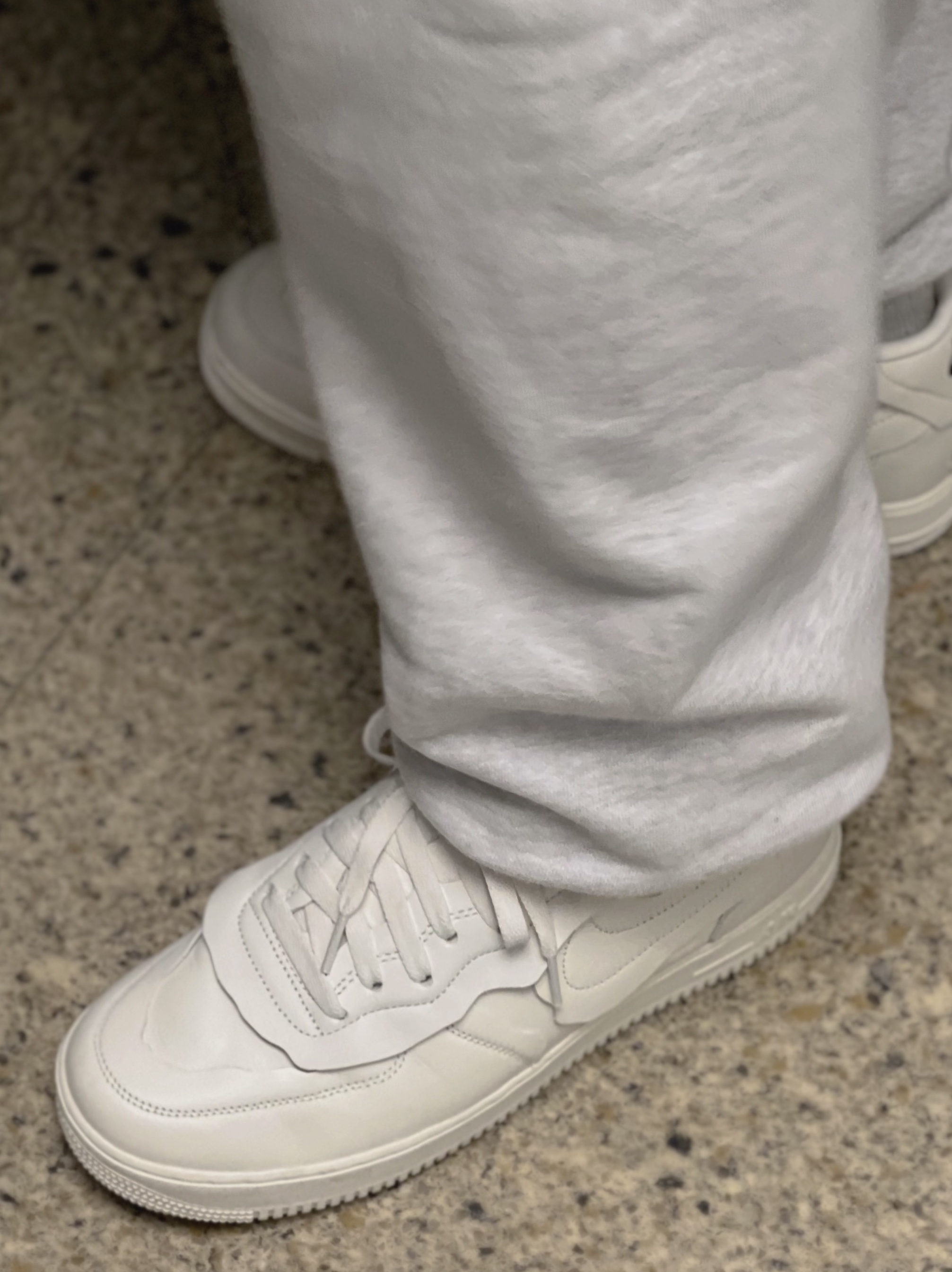Nike x Comme des Garcons Homme Plus Air Force Mid White 착용 스타일 - 2