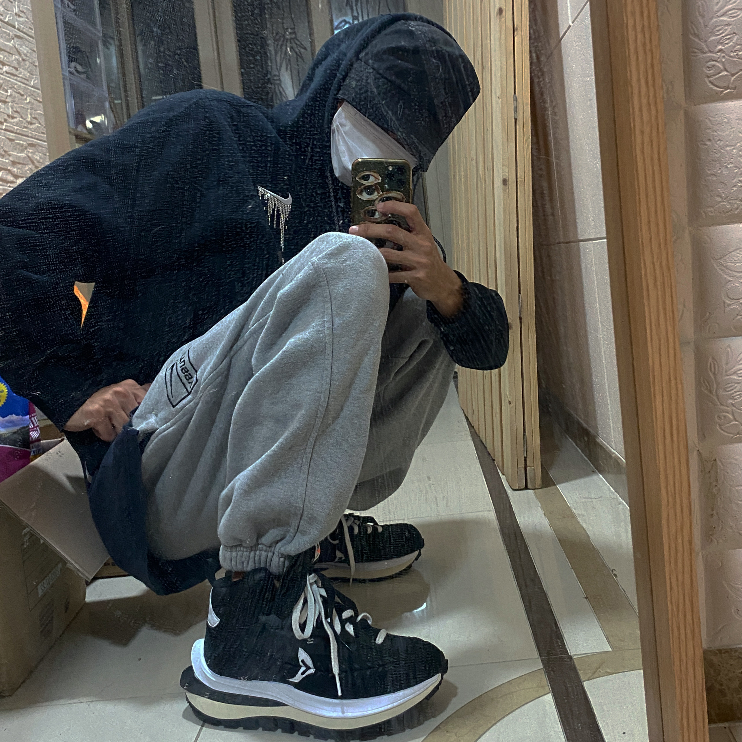 Nike x Sacai x Jean Paul Gaultier VaporWaffle Black White 착용 스타일