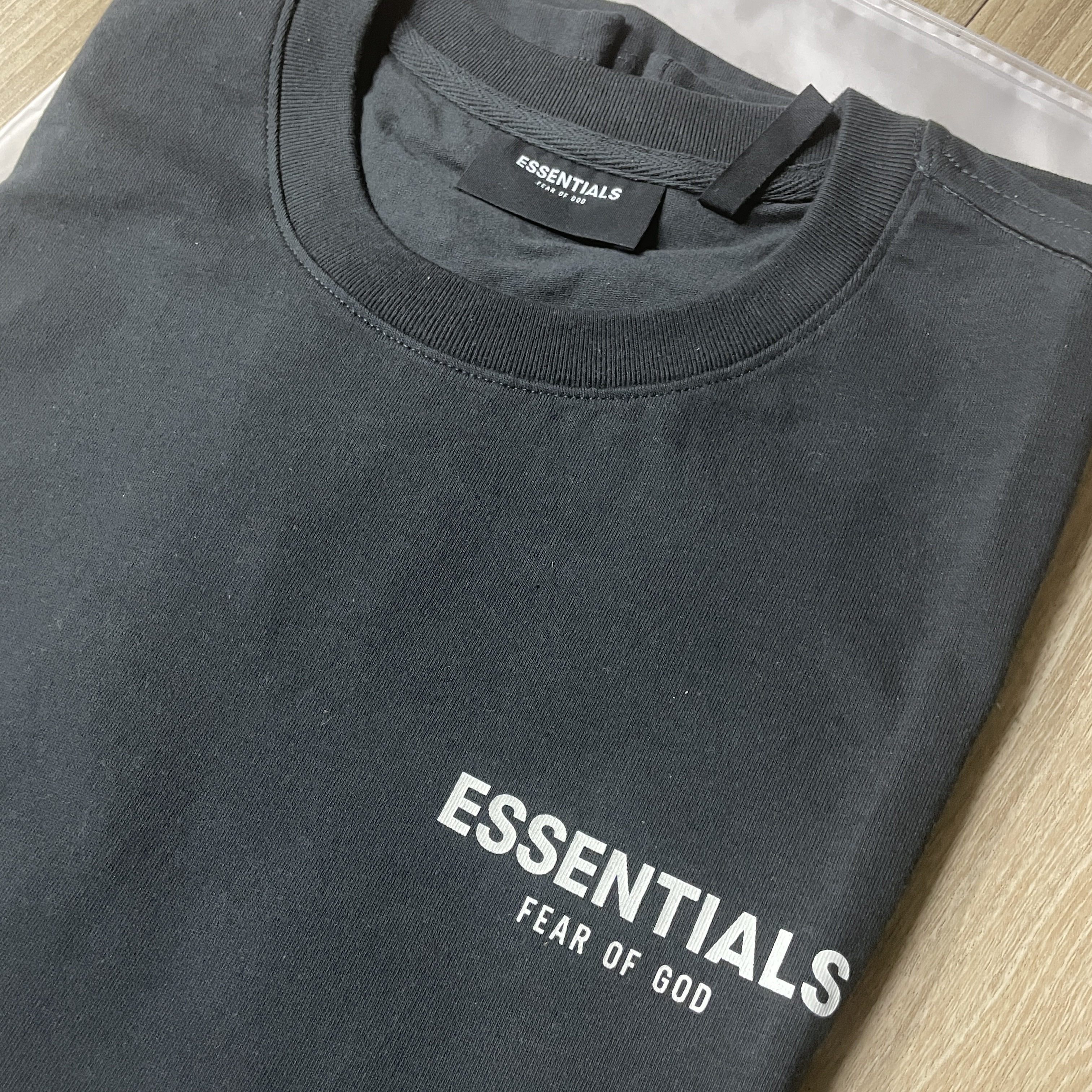 Essentials Sweatshorts Pistachio - 21FW, Essentials T-Shirt Heather Oatmeal - 21SS 착용 스타일 - 3