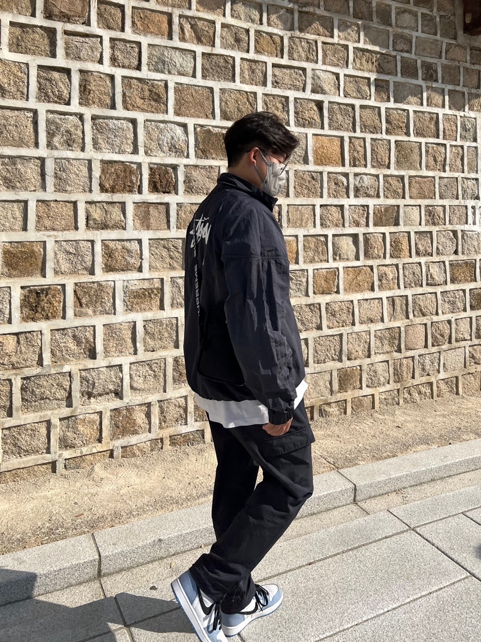 Jordan 1 Retro High OG University Blue, Nike x Stussy Windrunner Jacket Off Noir 착용 스타일