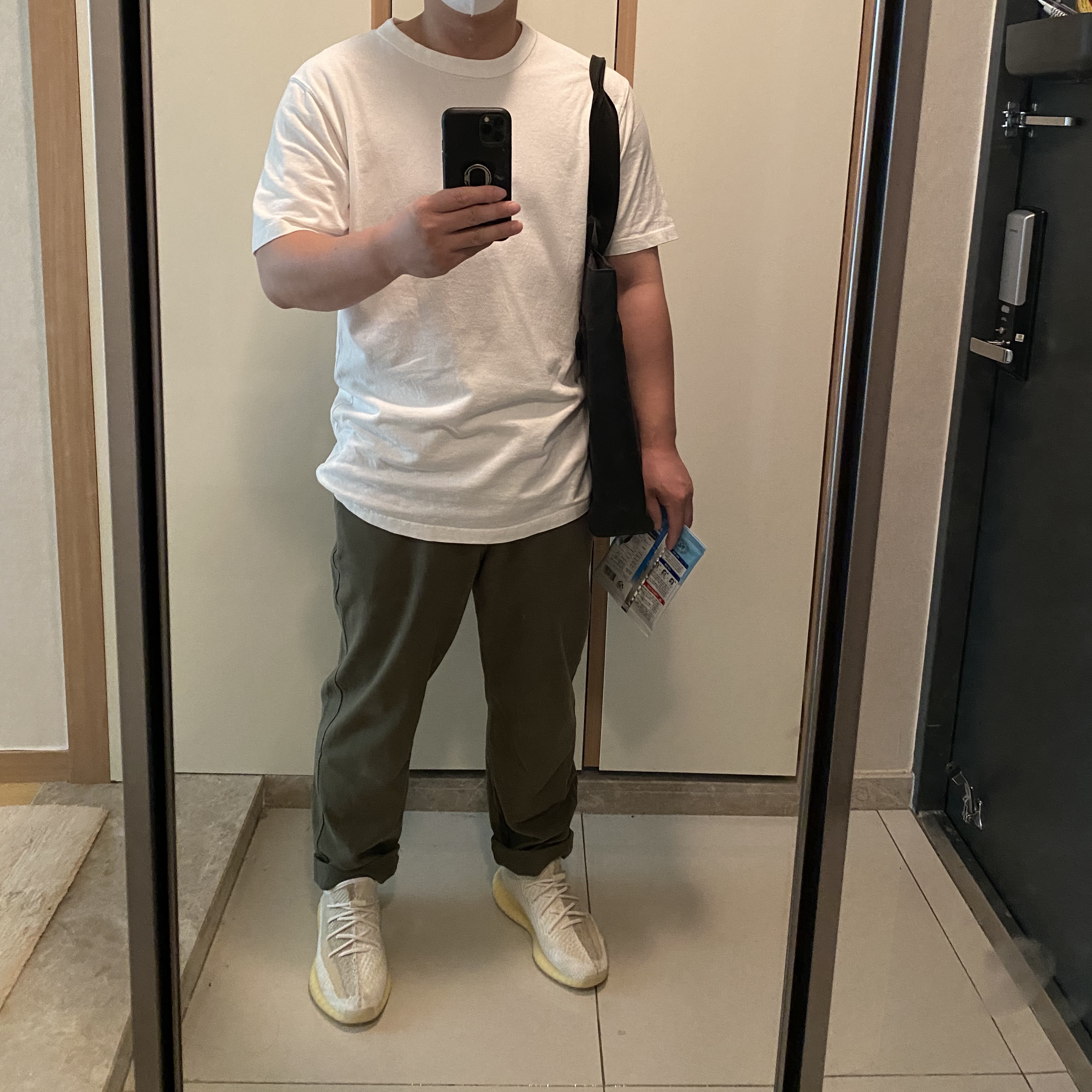 Adidas Yeezy Boost 350 V2 Natural 착용 스타일