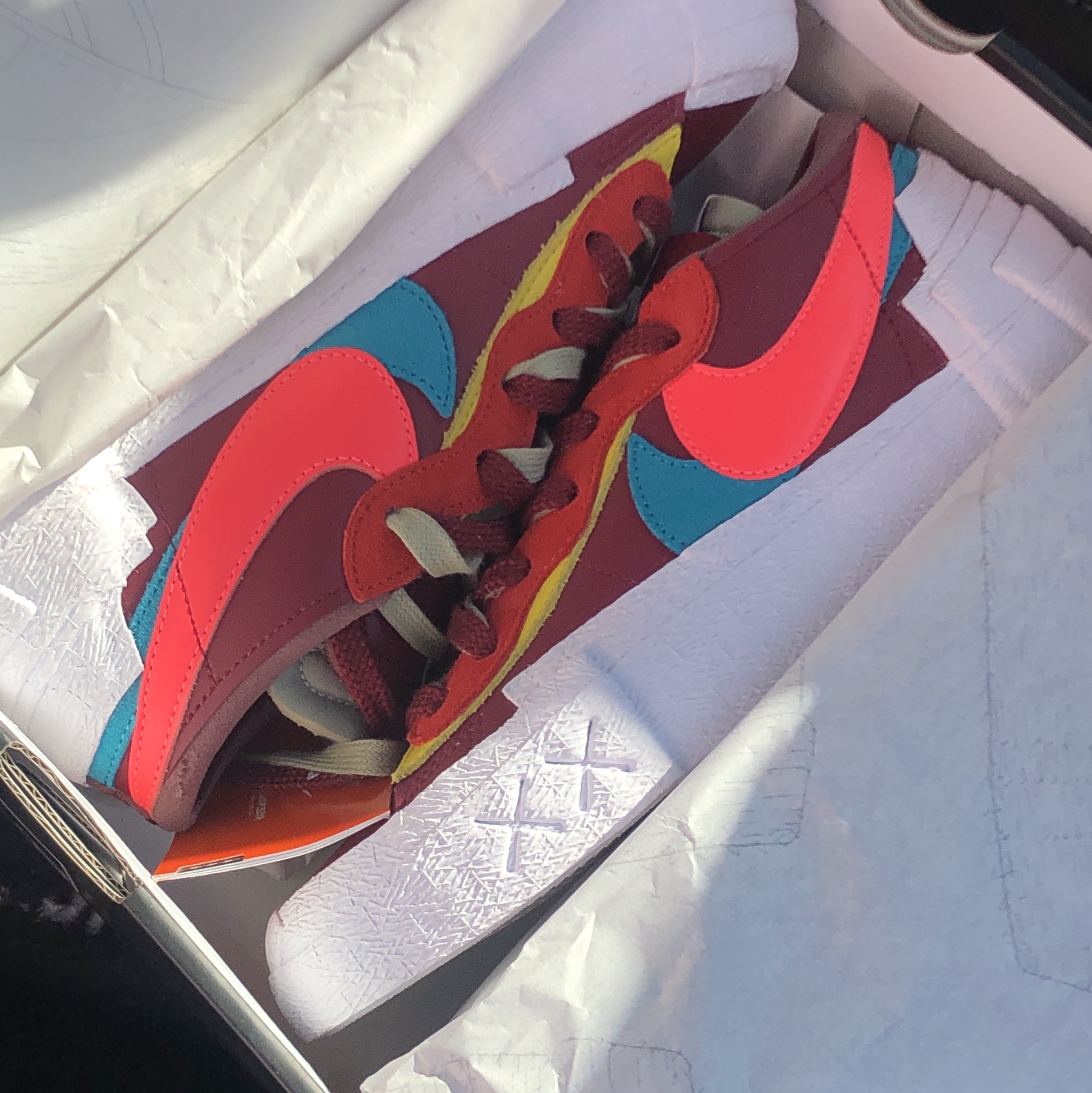 Nike x Sacai x Kaws Blazer Low Team Red 착용 스타일