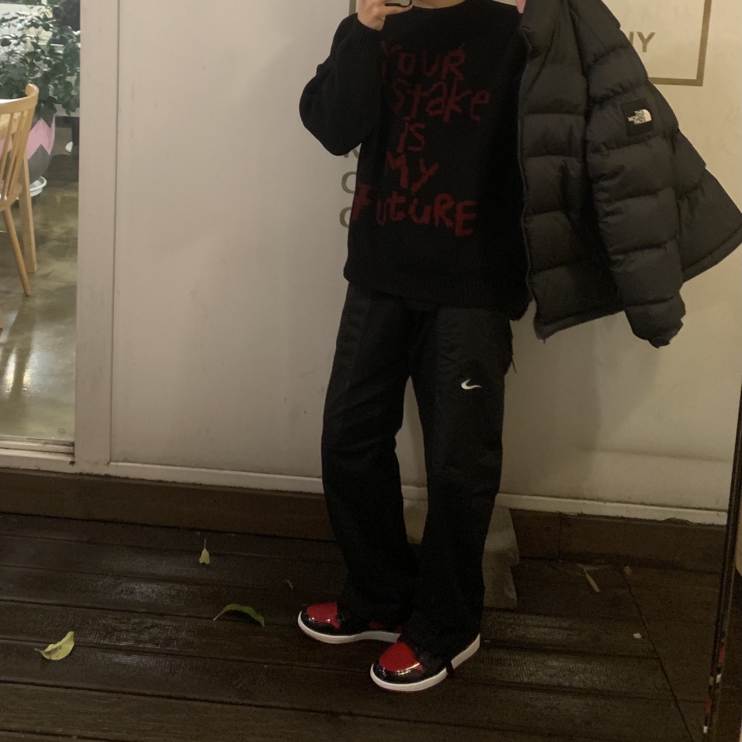 Jordan 1 Retro High OG Patent Bred, Nike x Off-White NRG Pants Black 착용 스타일