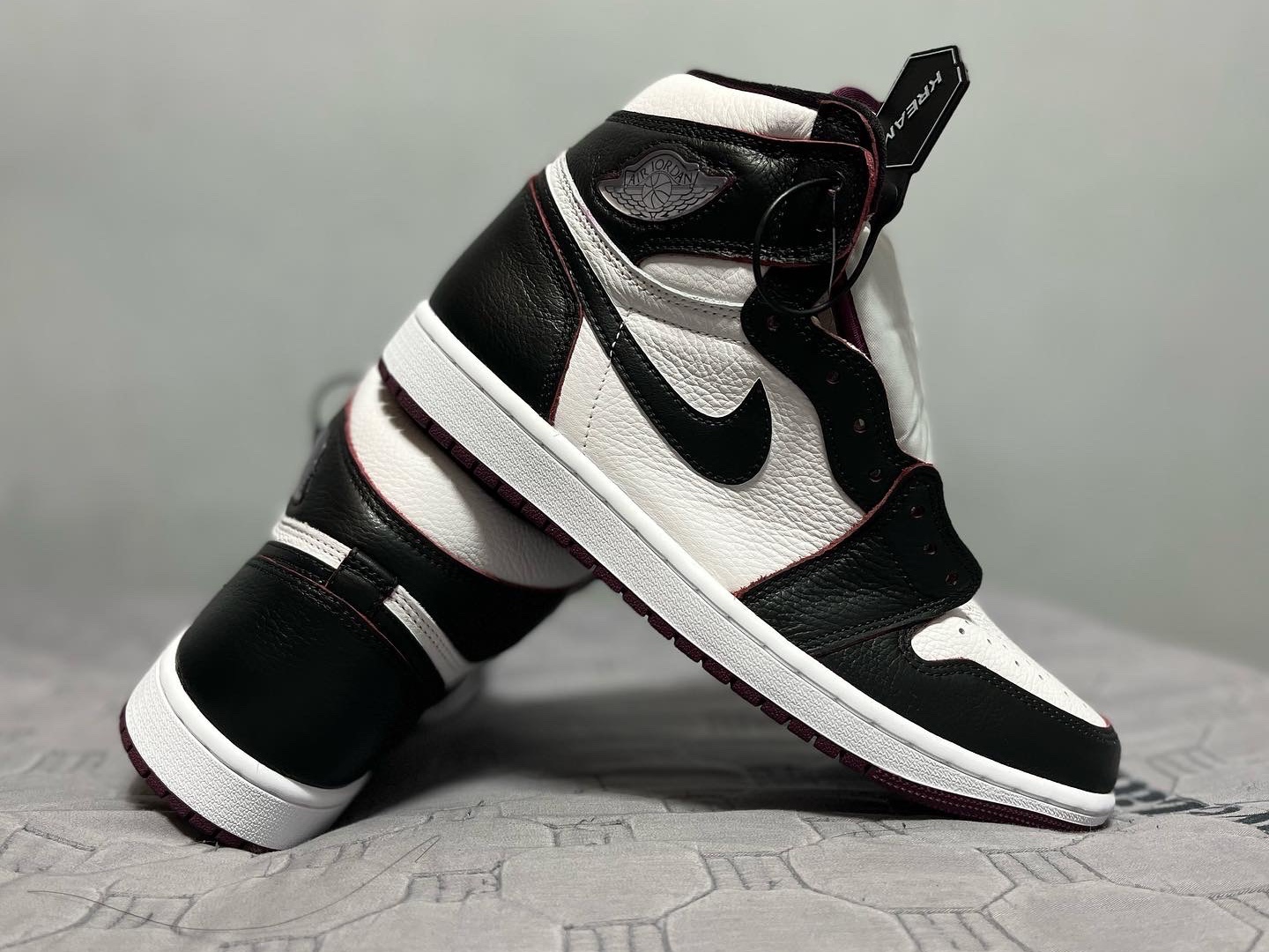 Jordan 1 Retro High OG Bordeaux, (GS) Jordan 1 Retro High OG Bordeaux 착용 스타일 - 1