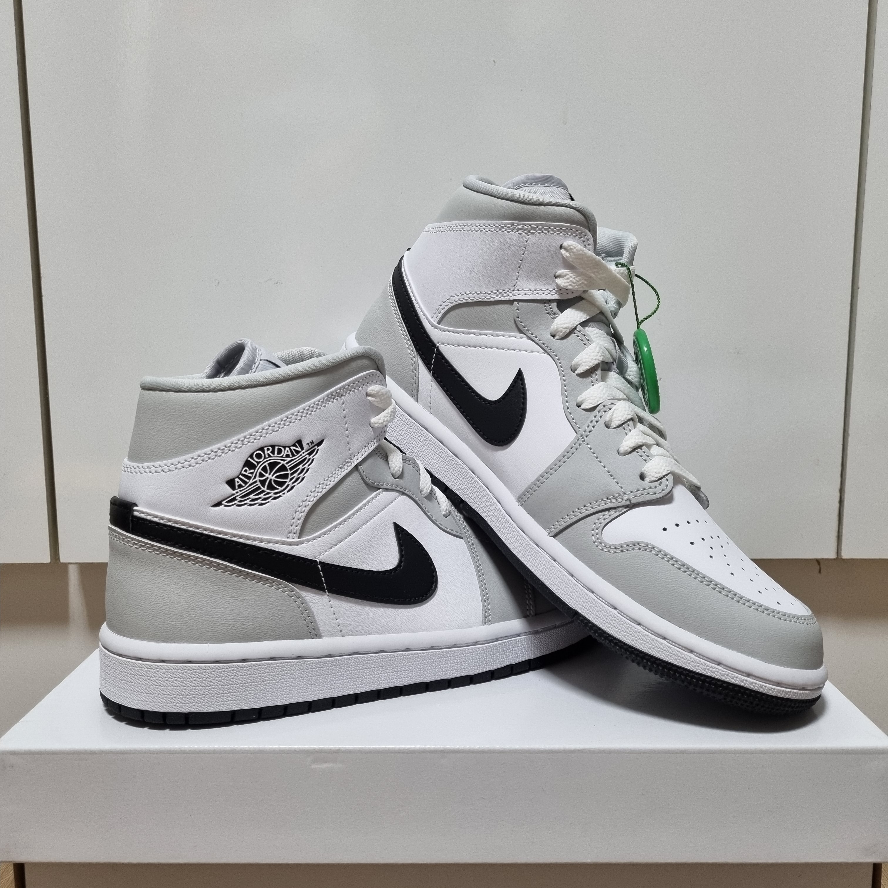(W) Jordan 1 Mid Grey Fog 착용 스타일 - 2