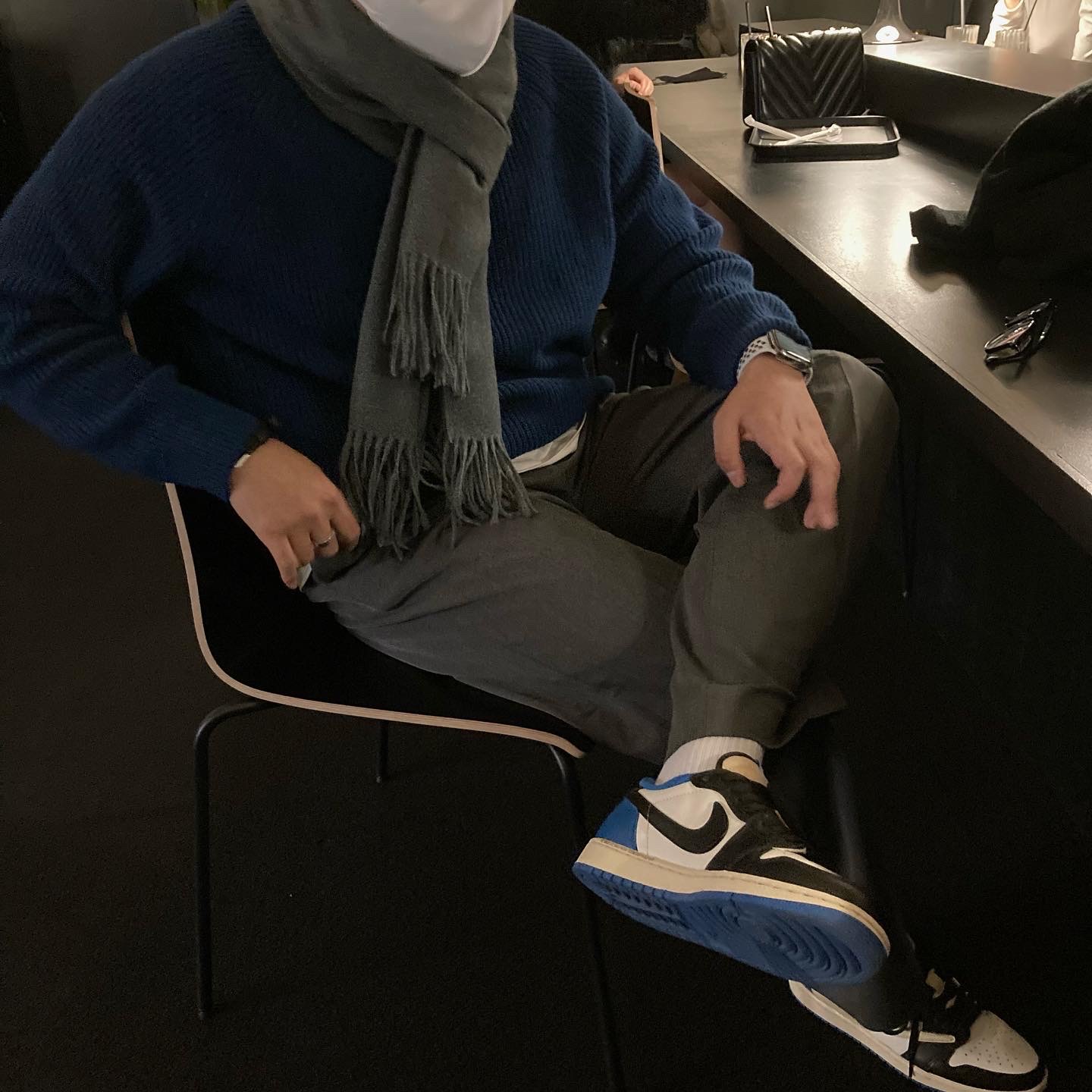 Jordan 1 x Travis Scott x Fragment Retro Low OG SP Military Blue 착용 스타일 - 2
