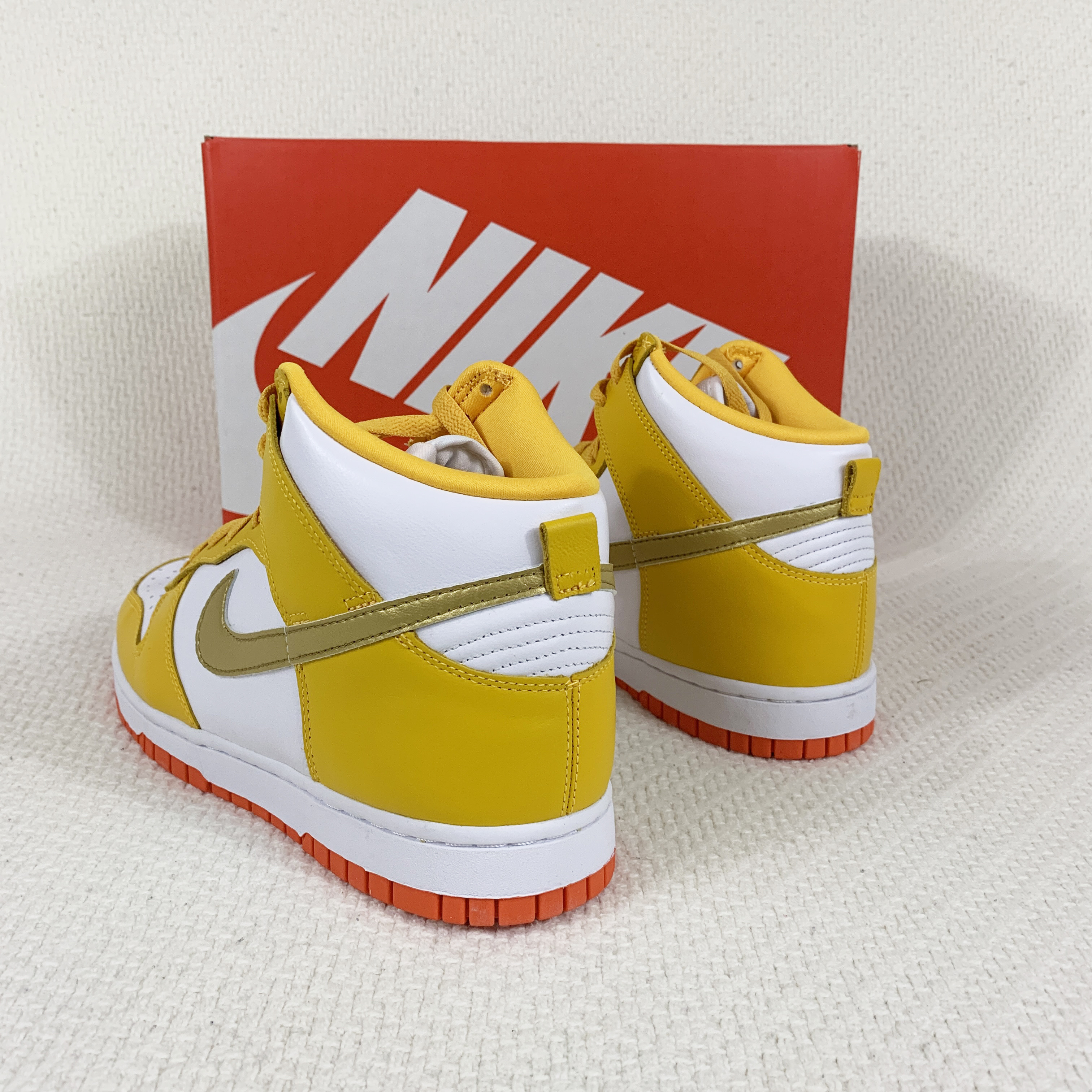 (W) Nike Dunk High University Gold 착용 스타일 - 4
