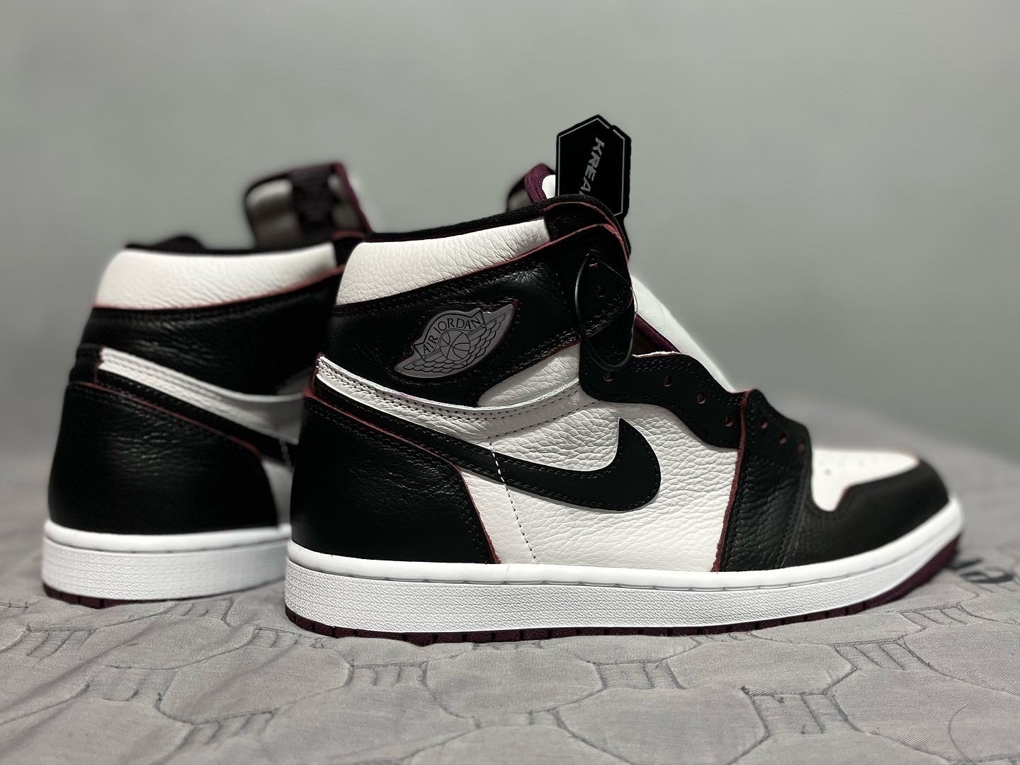 Jordan 1 Retro High OG Bordeaux, (GS) Jordan 1 Retro High OG Bordeaux 착용 스타일 - 2