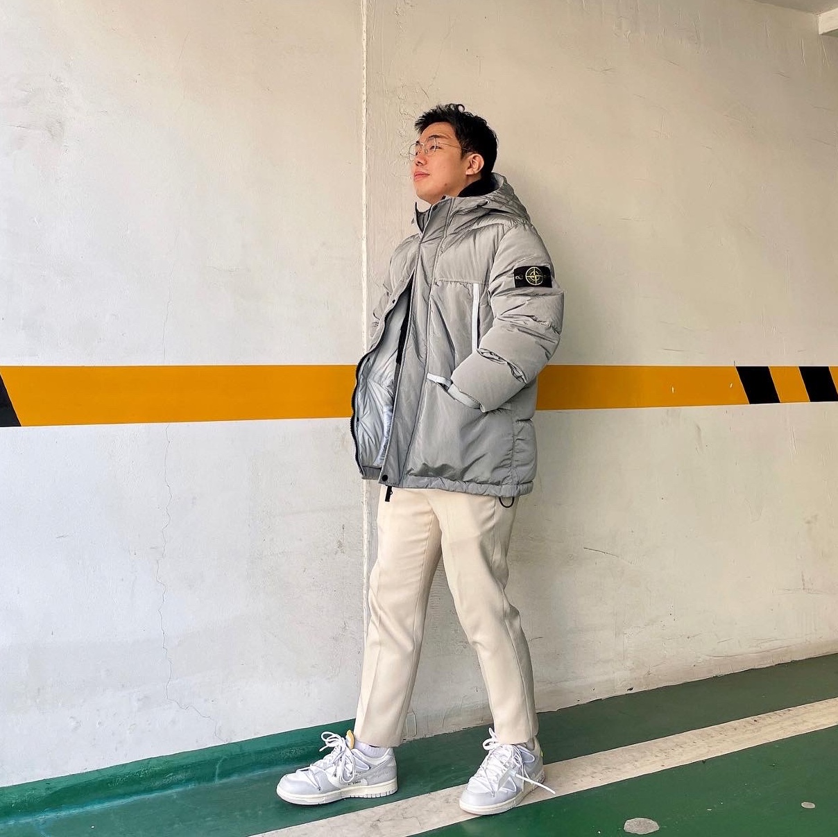 Stone Island 44508 Nylon Metal Down-TC Jacket Light Grey - 21FW, Nike x Off-White Dunk Low The 50 - Lot 49 착용 스타일 - 1